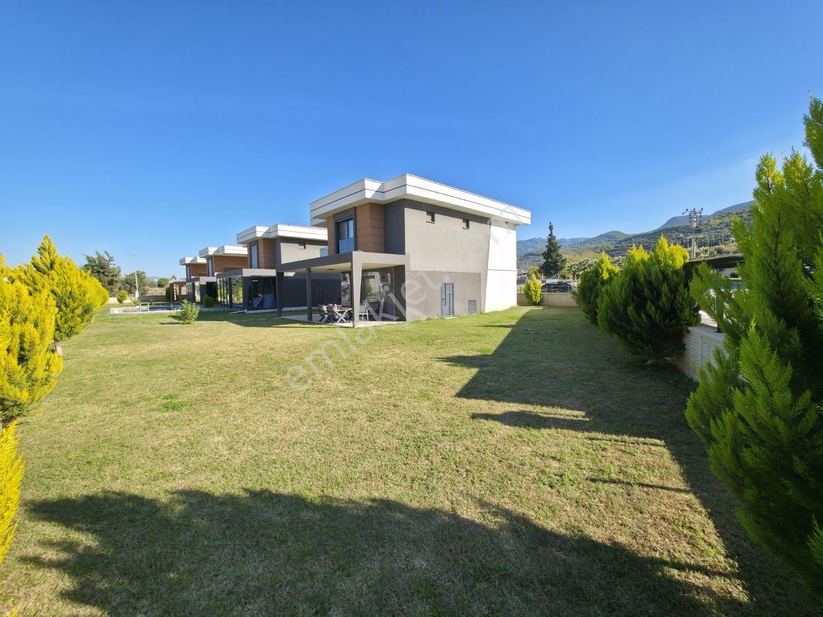Kuşadası Davutlar 450 M² Arsa Paylı 4+1 Lüks Villa - Görsel 25