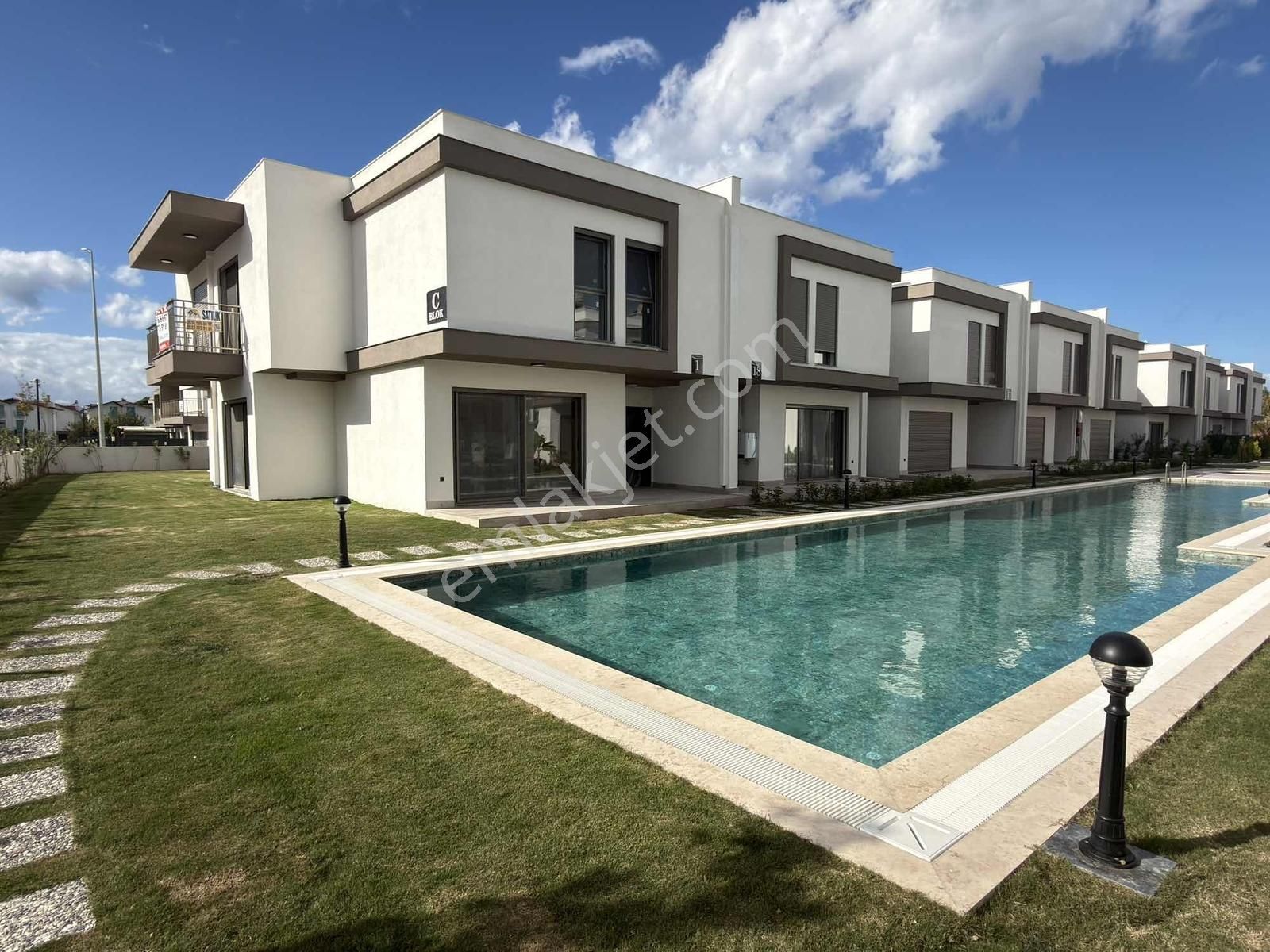 Soğucakta Ana Yol Altında, Sıfır 3+1, Yerden Isıtmalı, Havuzlu