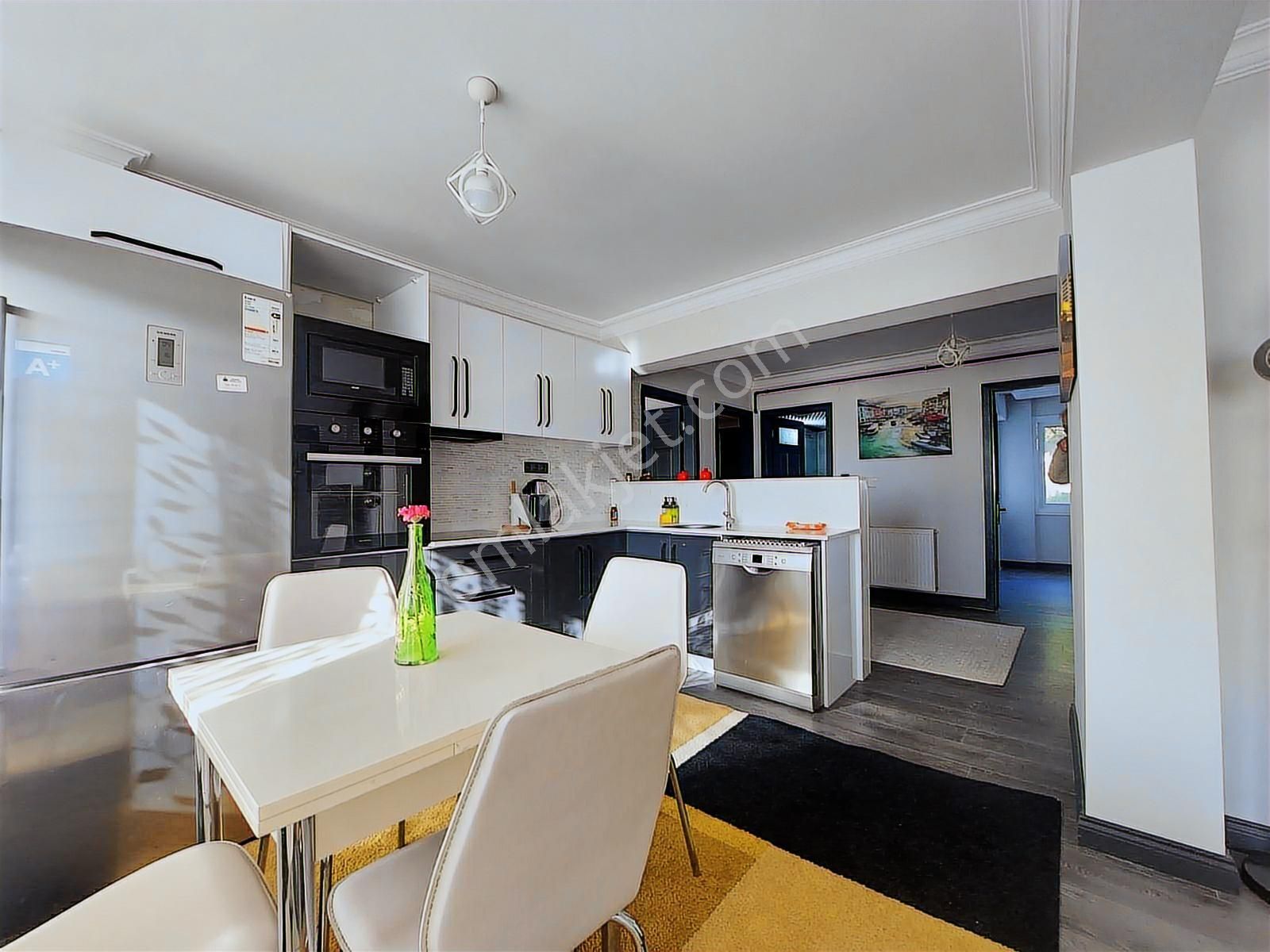 Kuşadası Kadınlar Denizinde 3+1 Doğalgazlı Daire - Görsel 6