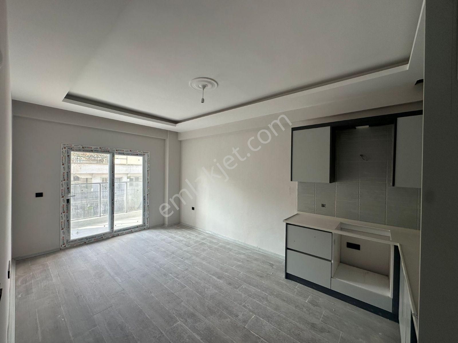 Eski Salı Pazarında Geniş Ters Dublex 3+1 Satılık Daireler - Görsel 17