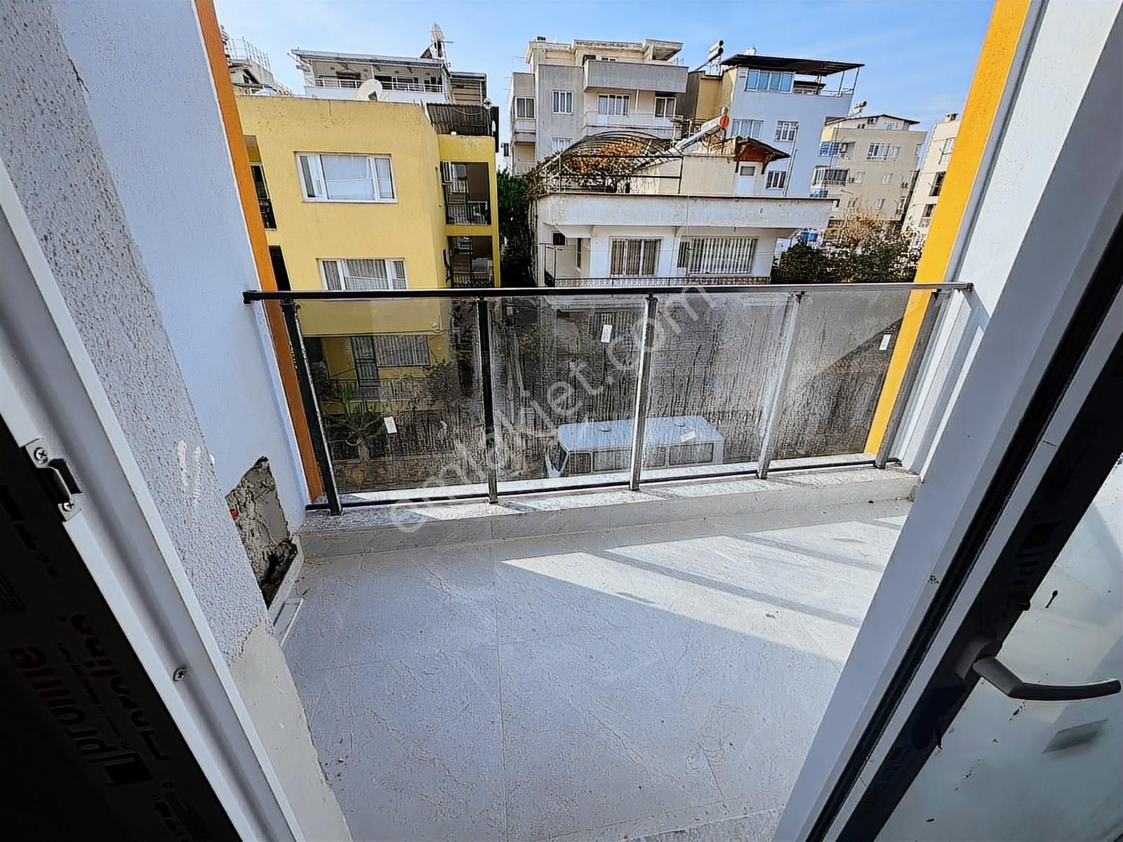 Eski Salı Pazarında Geniş Ters Dublex 3+1 Satılık Daireler - Görsel 4