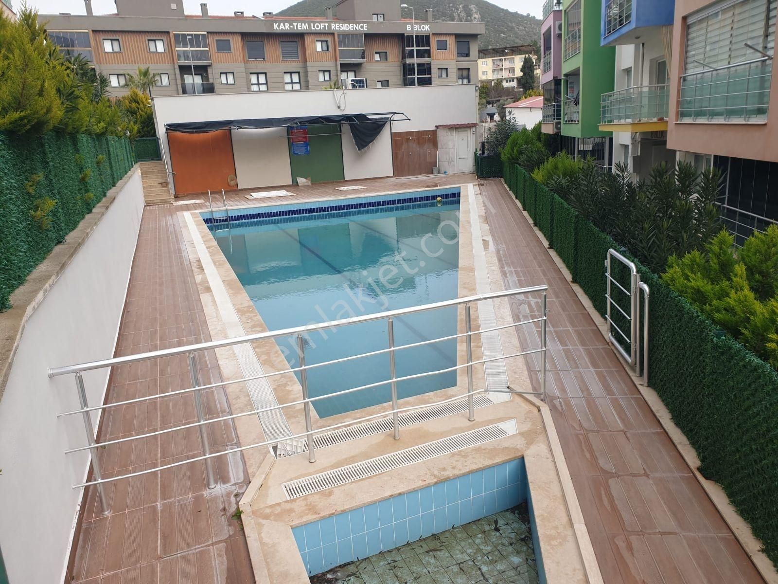 Kuşadası Ege Mahallesı 2+1 Site İçerisinde Kiralık Daıre