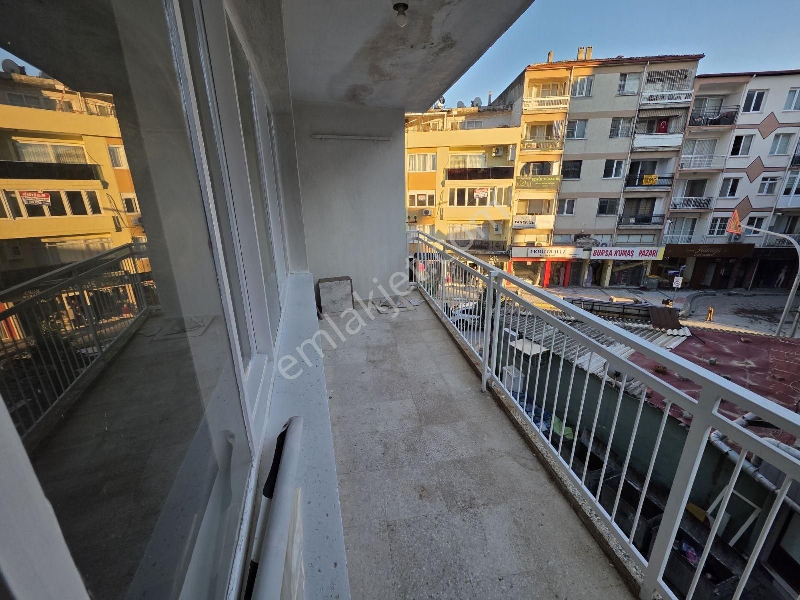 Söke Konak Mah.çarşı Merkezde 3+1 Kapalı Mutfak - Görsel 2