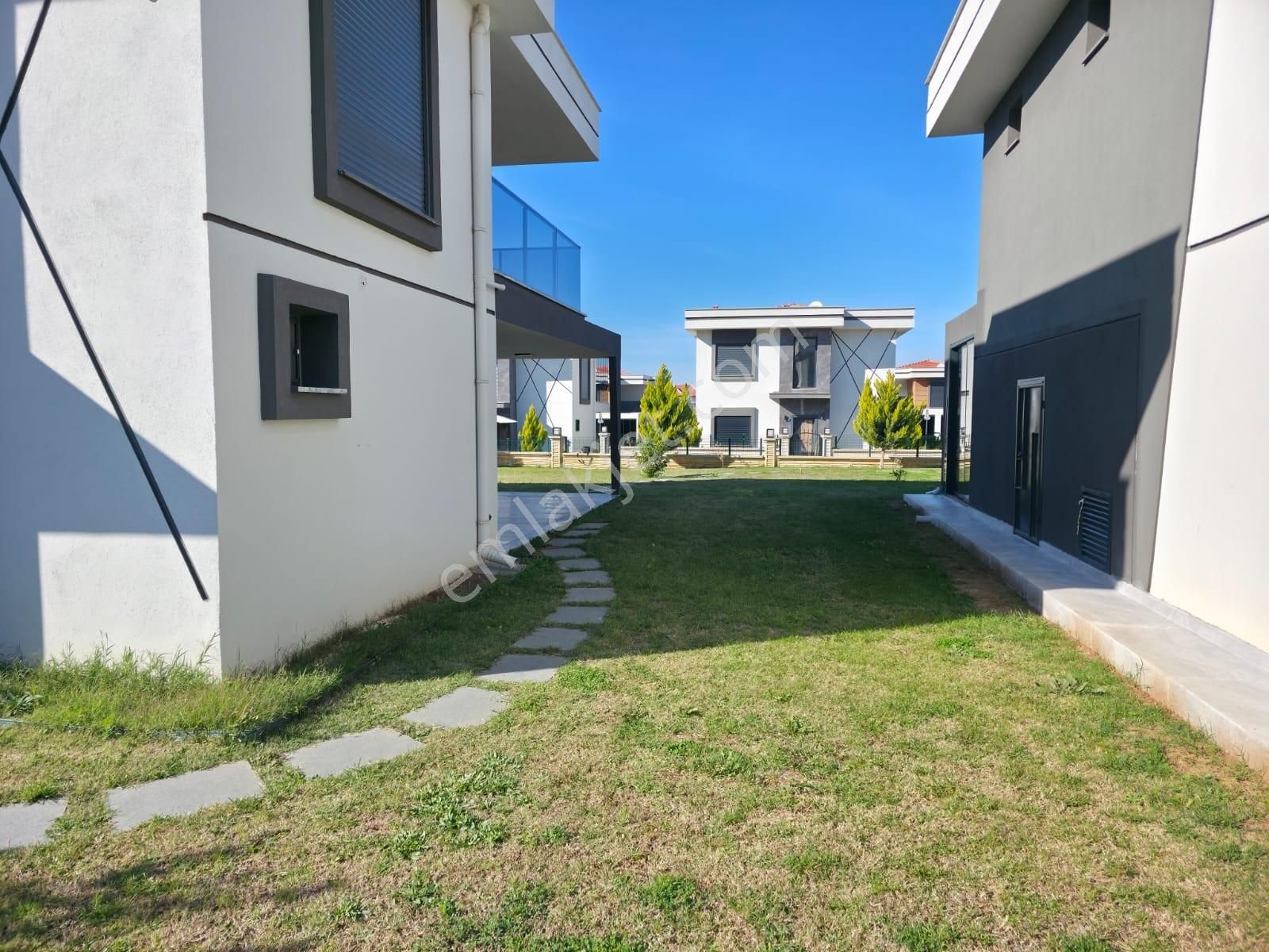 Kuşadası Davutlar Tek Müstakil Geniş Bahçeli 4+1 Villa - Görsel 34