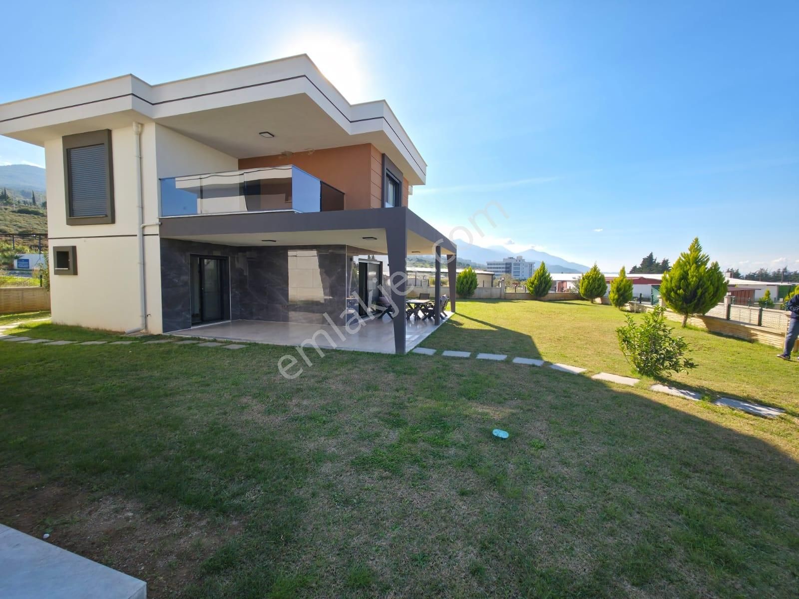 Kuşadası Davutlar Tek Müstakil Geniş Bahçeli 4+1 Villa - Görsel 12