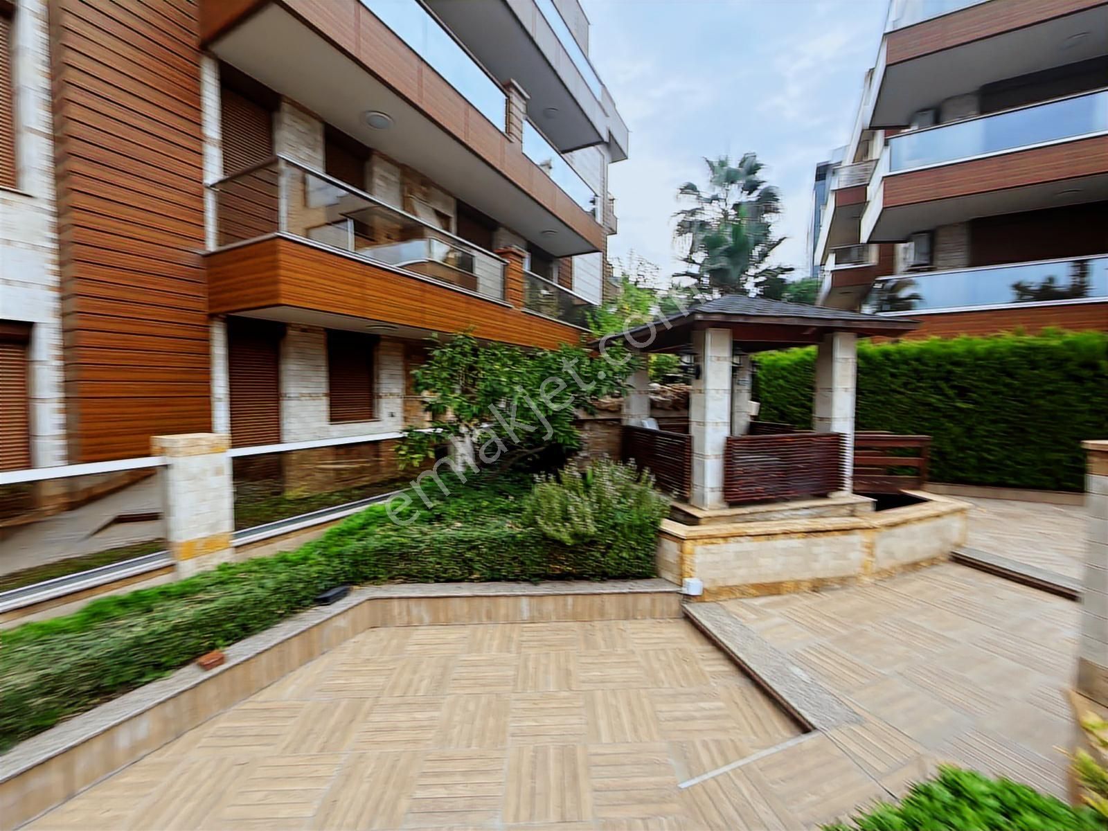 Kuşdası Marinaya Yürüme Mesafesinde Geniş Ferah Bir Dire - Görsel 7