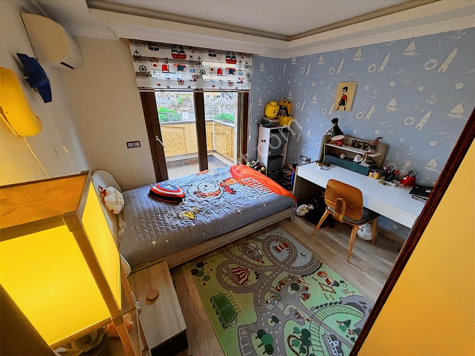 Kuşdası Marinaya Yürüme Mesafesinde Geniş Ferah Bir Dire - Görsel 15