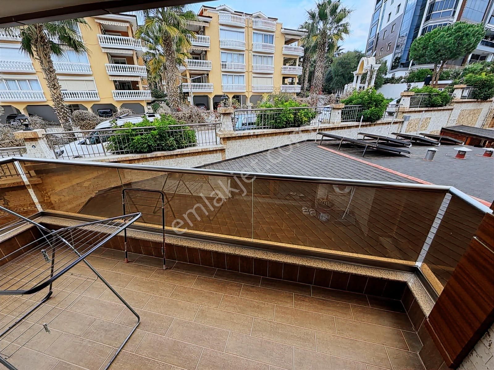 Kuşdası Marinaya Yürüme Mesafesinde Geniş Ferah Bir Dire - Görsel 28