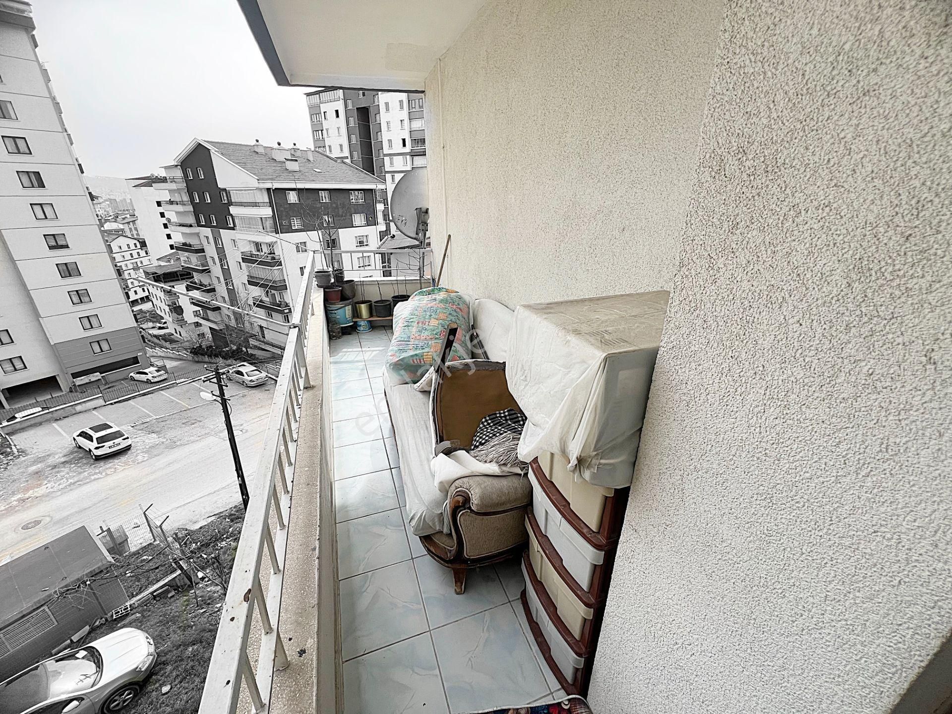 Güventepe Caddede 2.kat Güney Cephe3+1 Daire Büyüklüğünde Depolu - Görsel 23