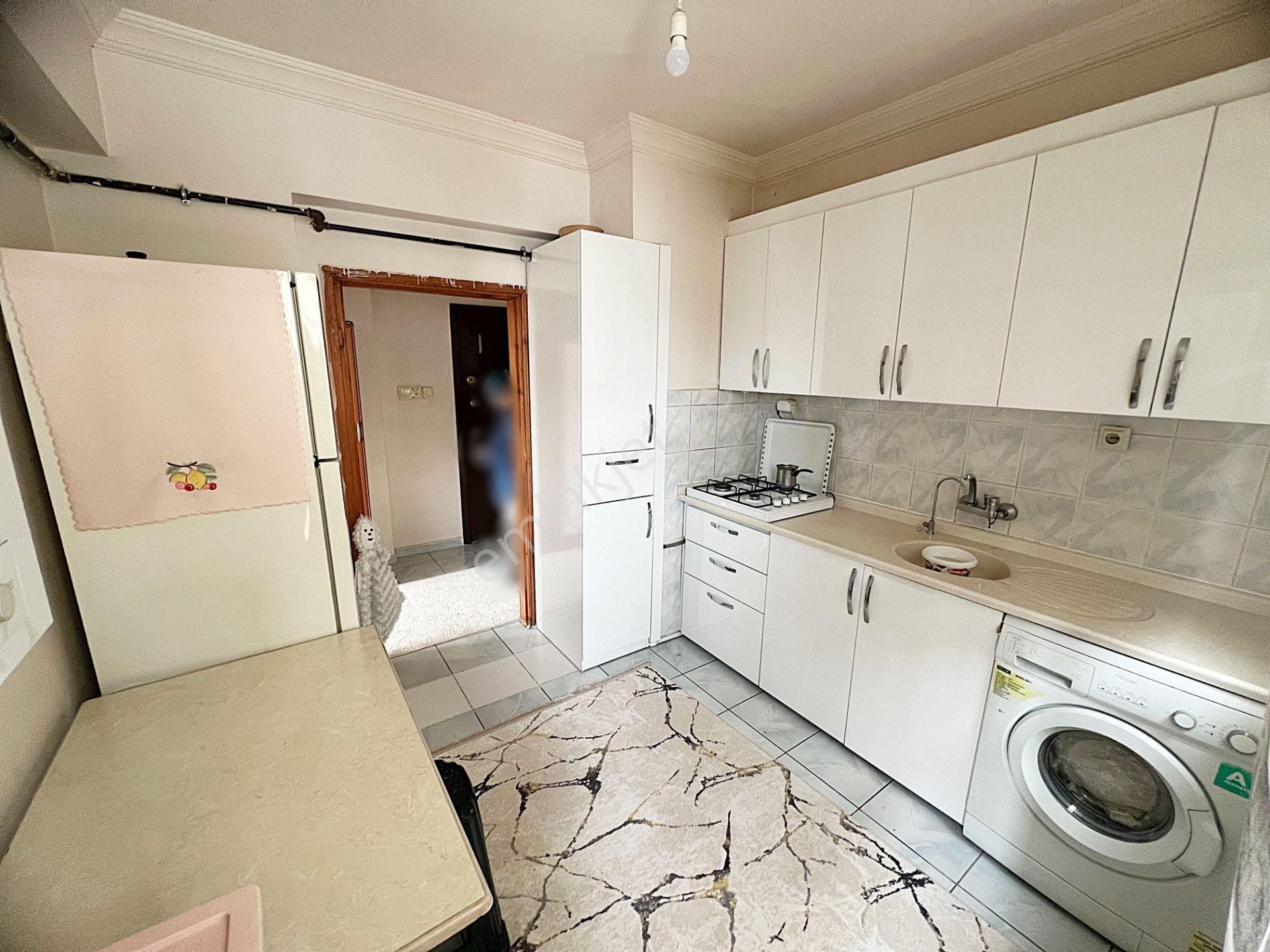 Güventepe Caddede 2.kat Güney Cephe3+1 Daire Büyüklüğünde Depolu