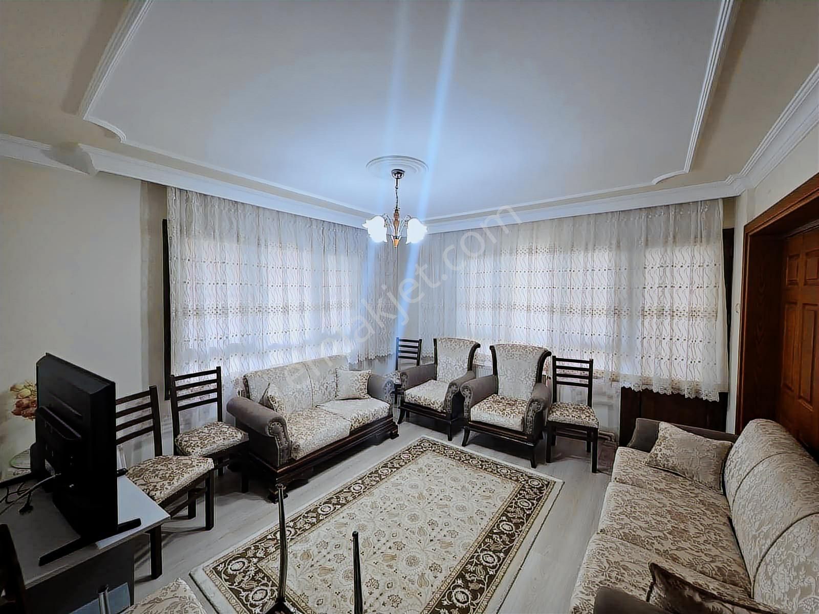 Söke Cumhuriyet Mahallesinde Bahçeli 3+1 Daire! - Görsel 2