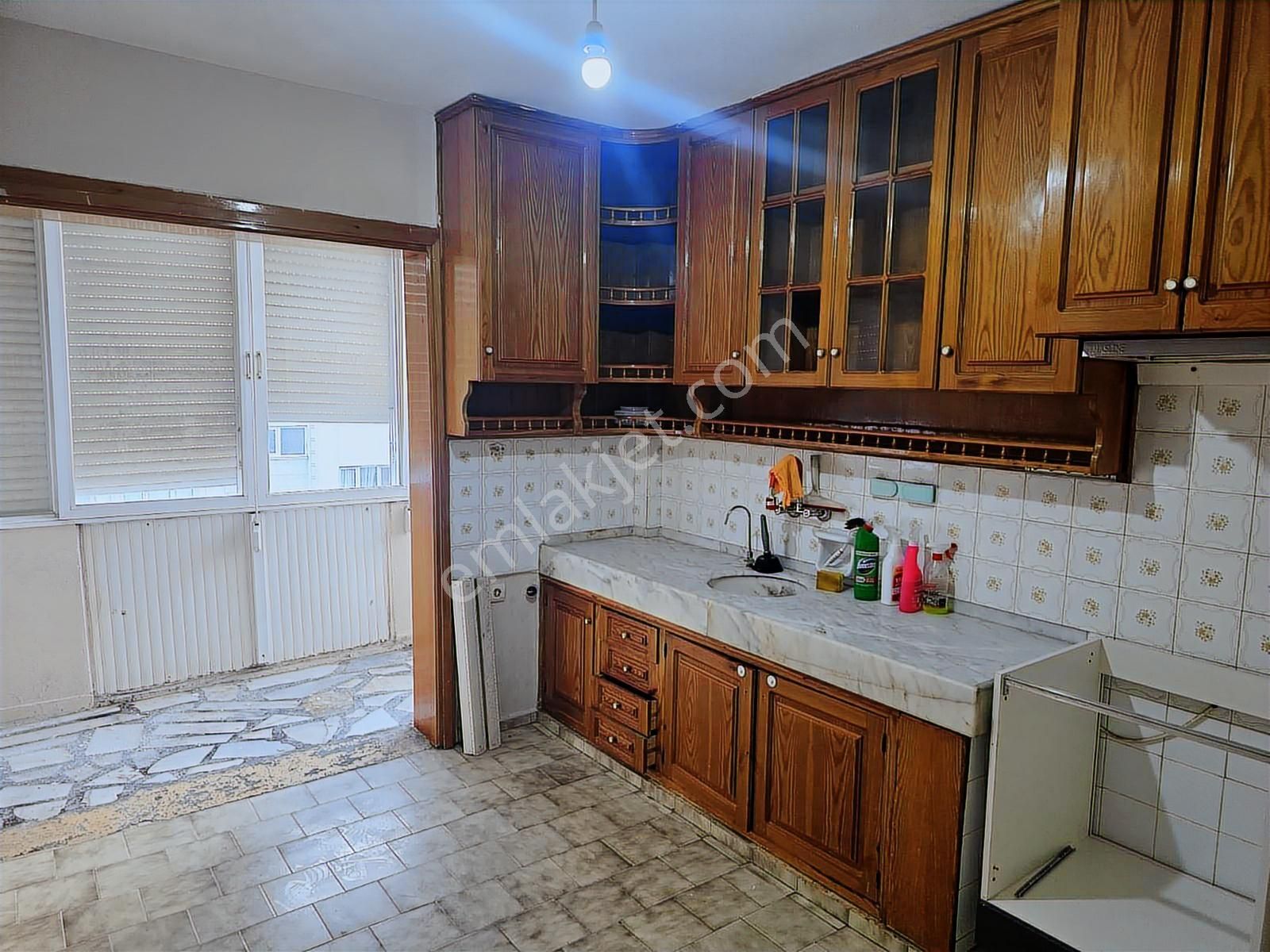 Satılık 2+1 Köşe Konumda Ferah Daire - Görsel 4