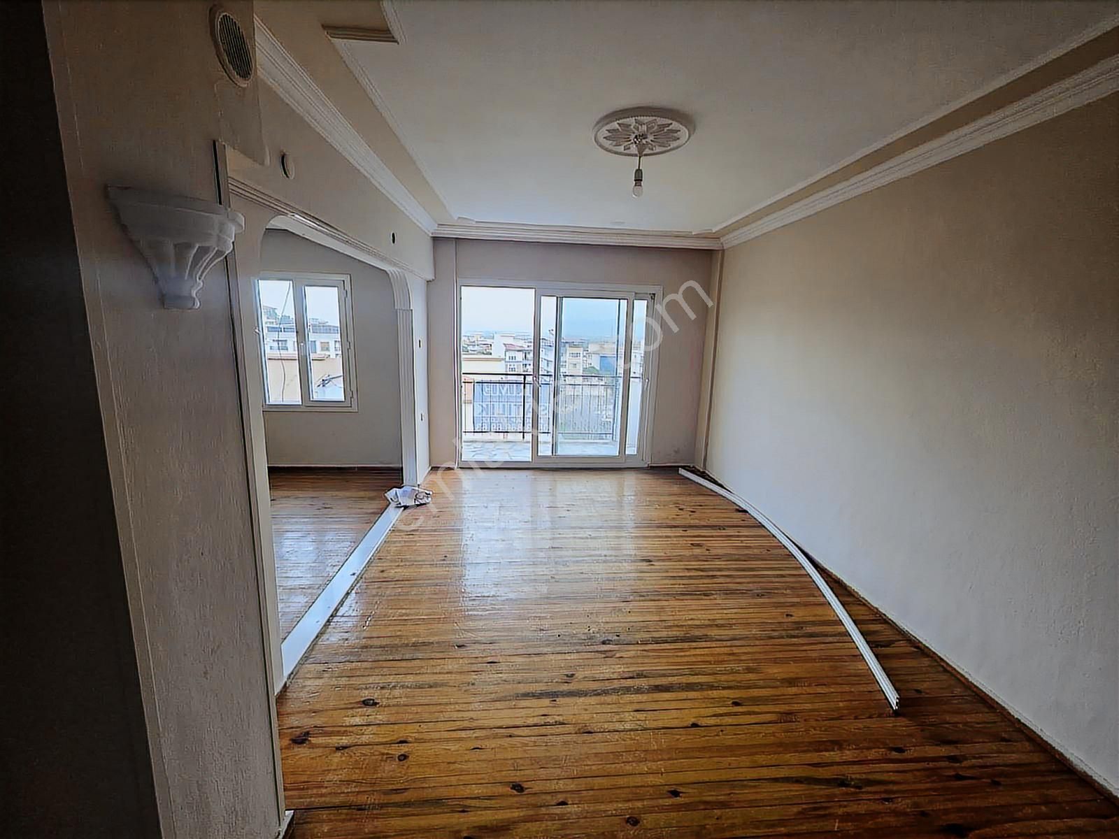 Satılık 2+1 Köşe Konumda Ferah Daire - Görsel 5