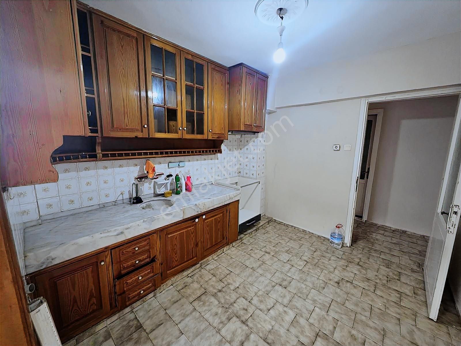 Satılık 2+1 Köşe Konumda Ferah Daire - Görsel 8