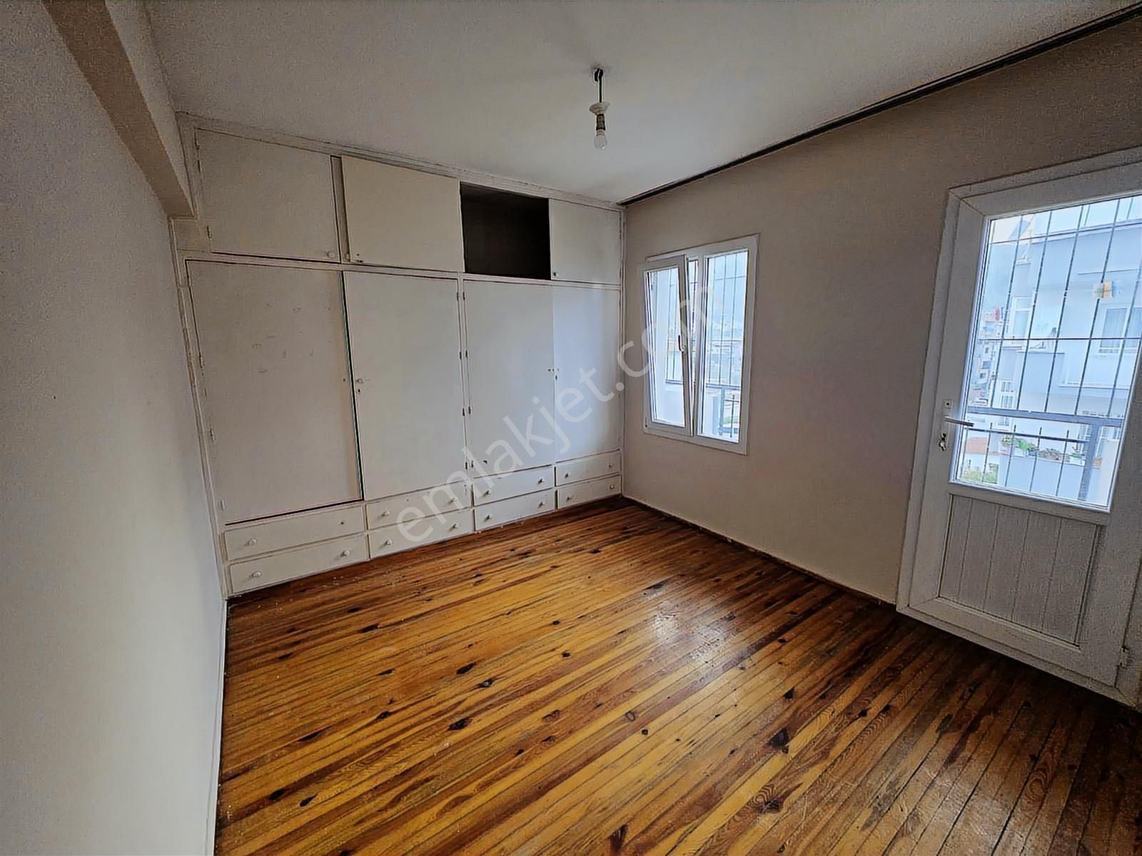 Satılık 2+1 Köşe Konumda Ferah Daire - Görsel 7