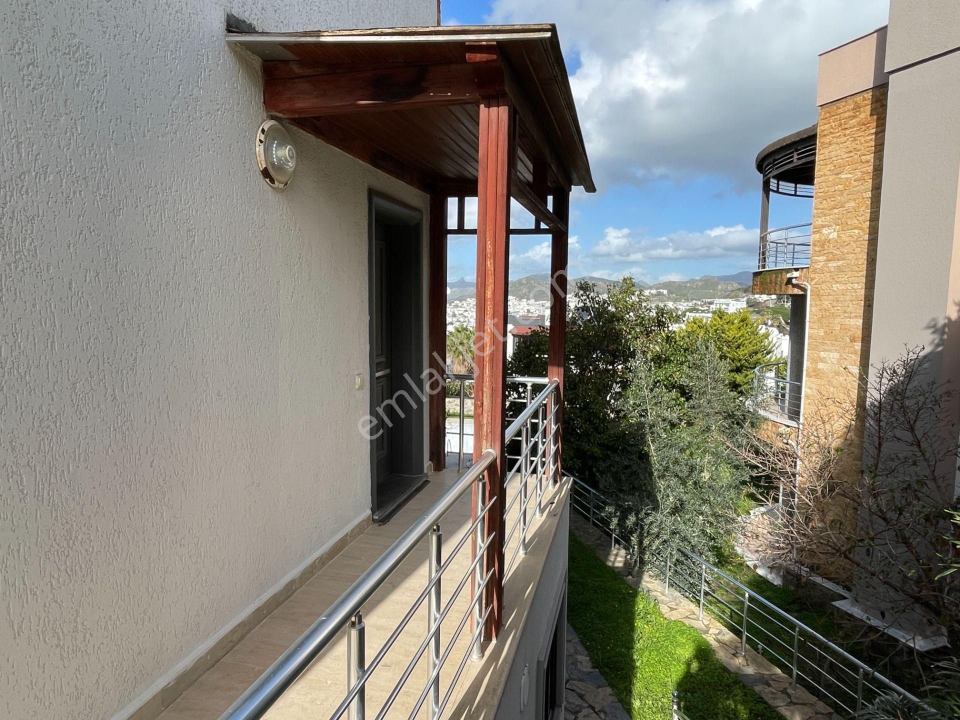 Turgutreis - Karabağ Şeray Evleri'nde Deniz Manzaralı, Şömineli 5+2 Tripleks - Görsel 13