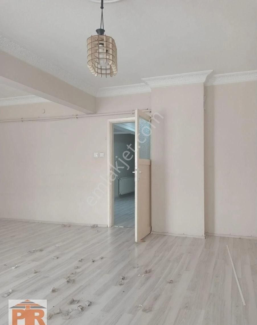 Eski Pazar Caddesinde 2+1 Kiralık Daire - Görsel 10