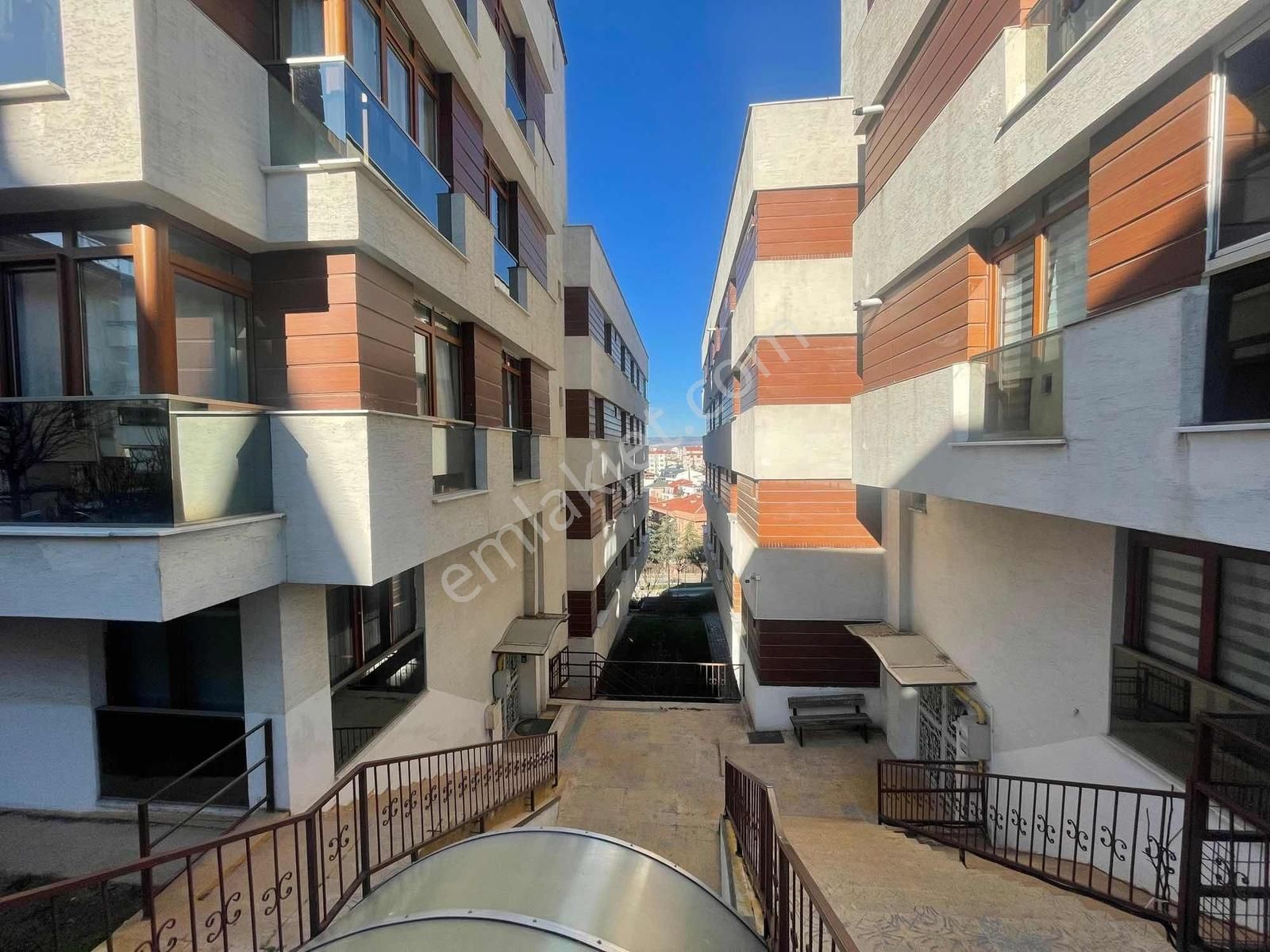 Göztepe Mh. Atatürk Bulvarı Yakını Kiralık 2+1 Daire - Görsel 3