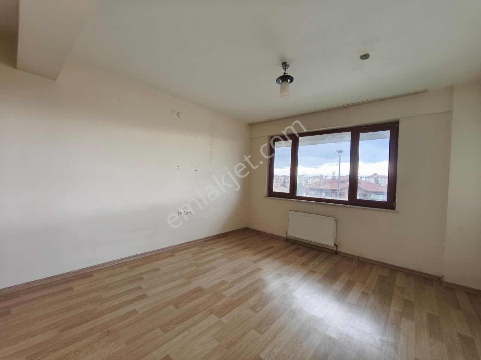 Göztepe Mh. Atatürk Bulvarı Yakını Kiralık 2+1 Daire - Görsel 8