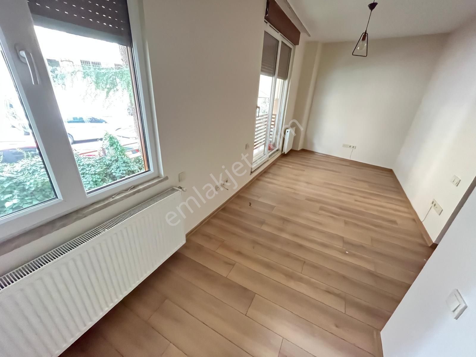 Küçükyalı 63'de Ön Cephe Prestijli Binada Katta 1+1 - Görsel 26