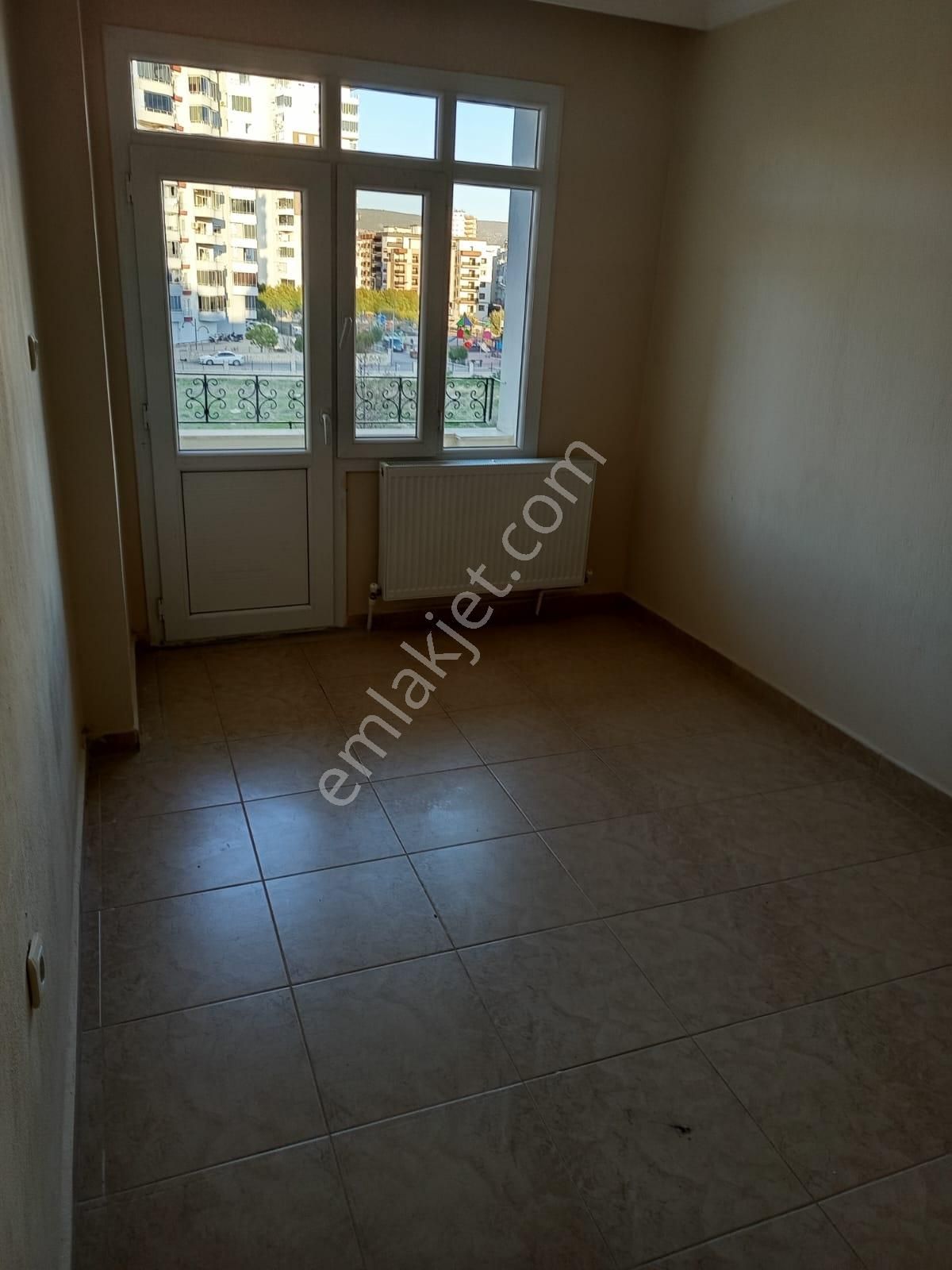 Silifke Bahçekent Sitesinde Kiralık 3+1 150 M² Doğalgazlı G - Görsel 2