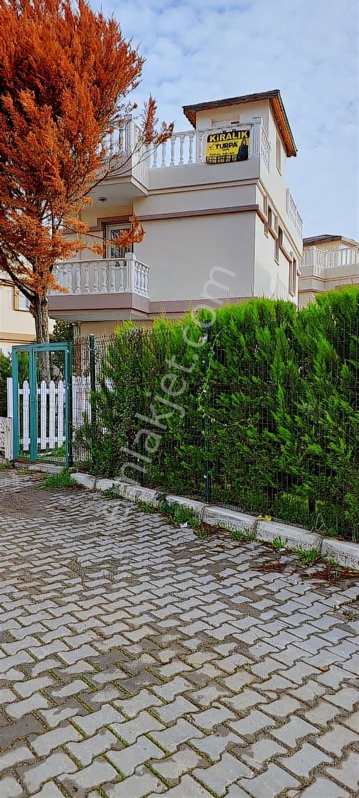 Foça'da Kiralık Villa - Görsel 11