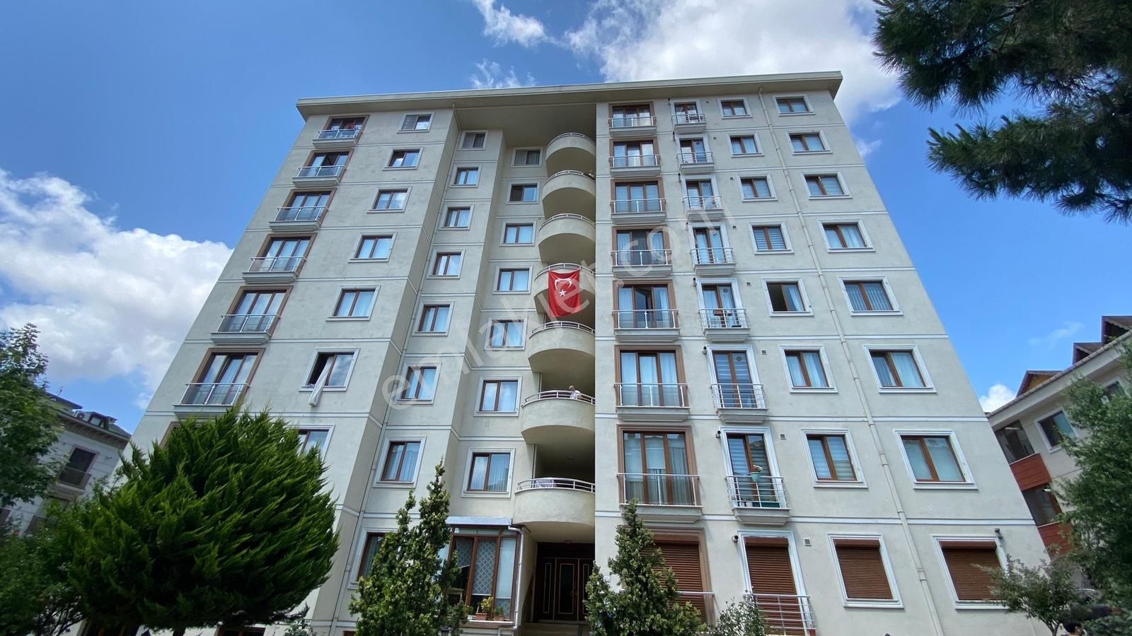 Evinibul'dan Metroya Yakın Site İçerisinde 120m2 3+1 Eşyalı