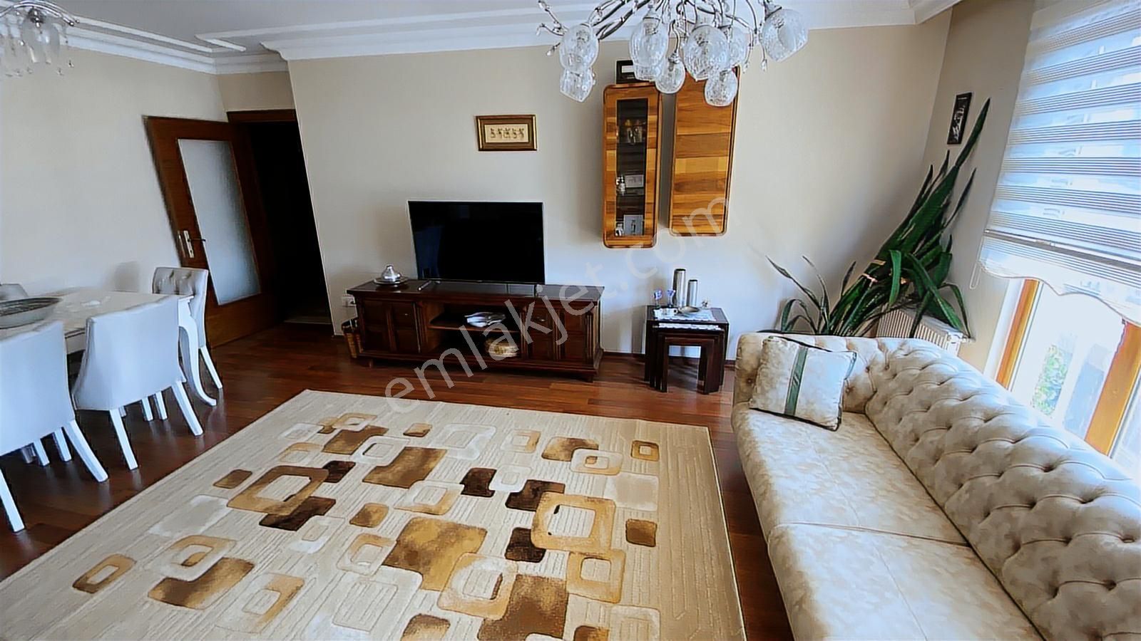 Evinibul'dan Metroya Yakın Site İçerisinde 120m2 3+1 Eşyalı - Görsel 12