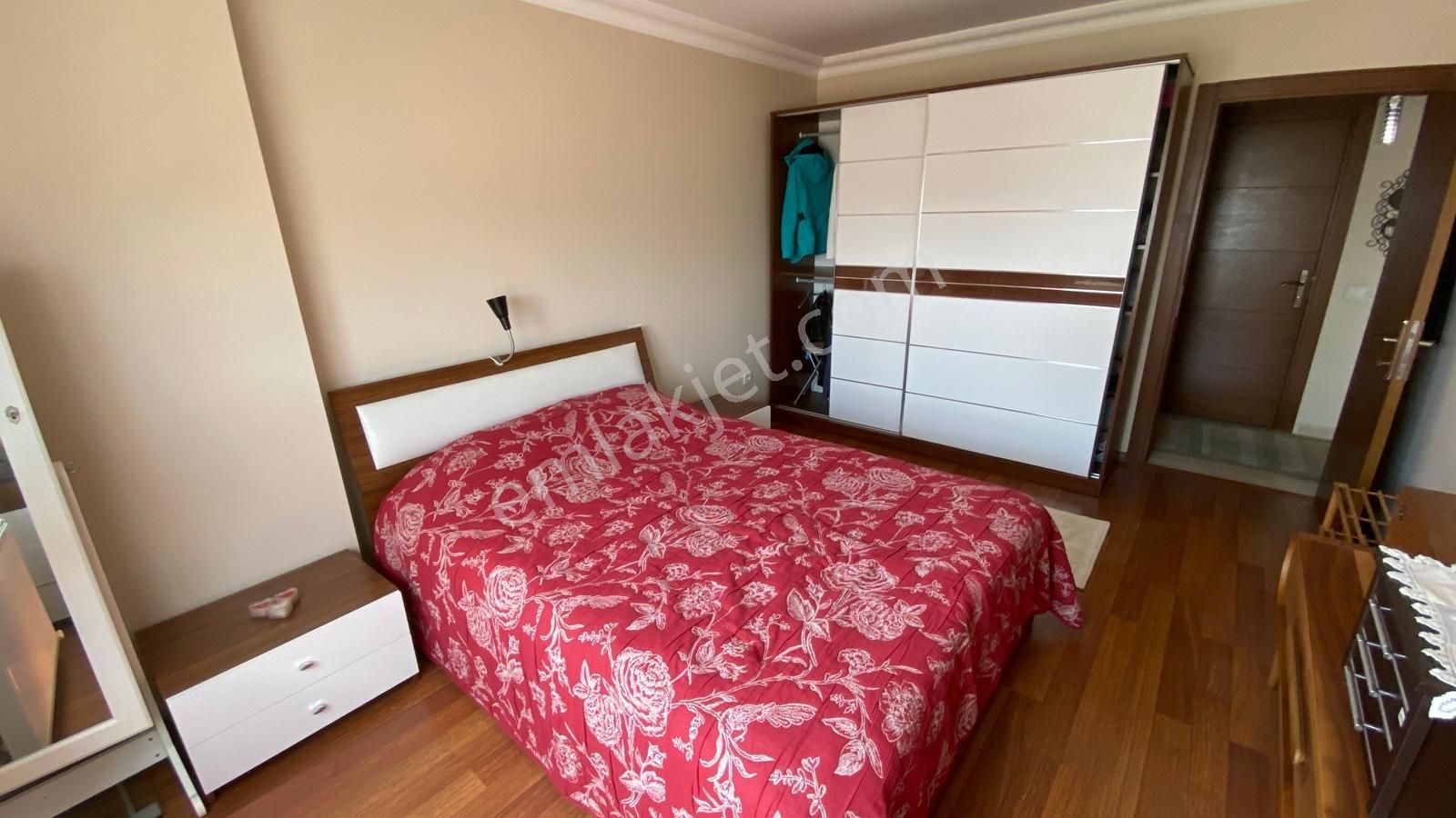 Evinibul'dan Metroya Yakın Site İçerisinde 120m2 3+1 Eşyalı - Görsel 21