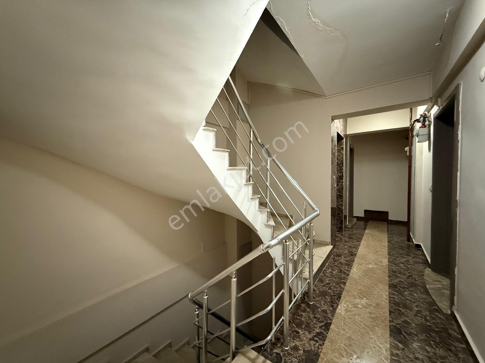 Remax Arma'dan Karabağlar Vatan Mahallesinde Satılık 3+1 Daire - Görsel 23