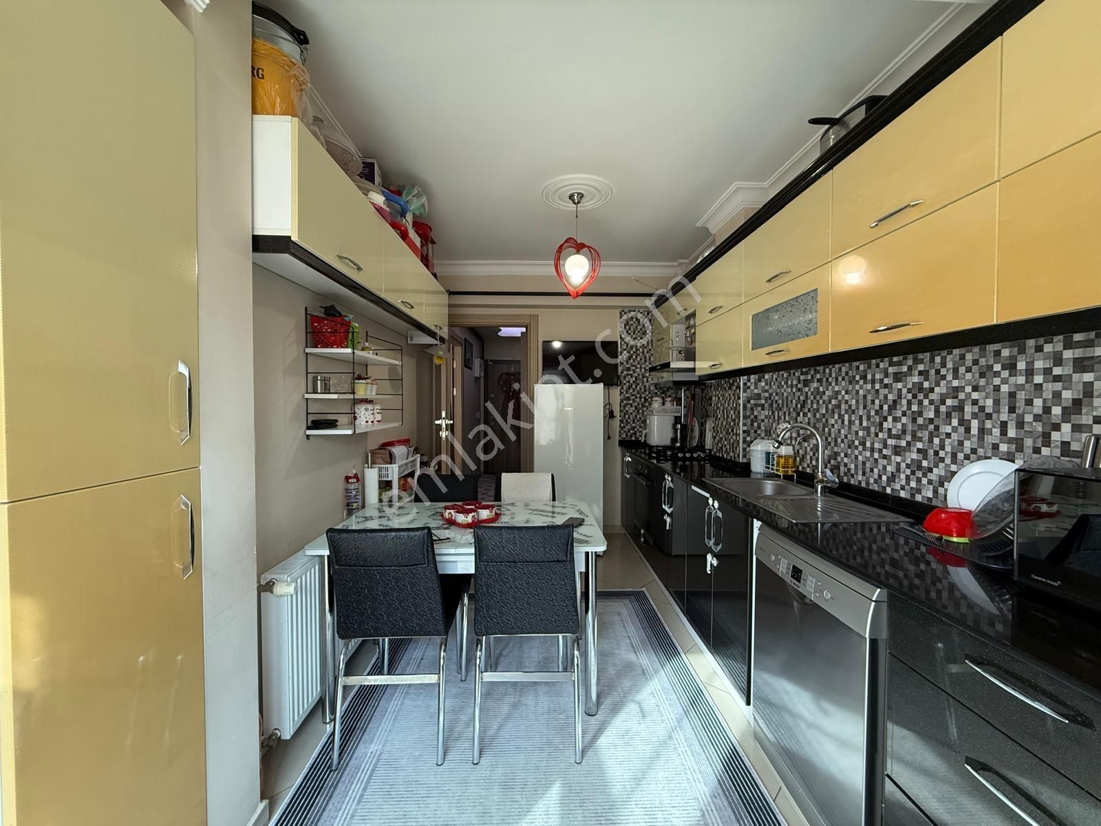 Remax Arma'dan Karabağlar Vatan Mahallesinde Satılık 3+1 Daire - Görsel 26