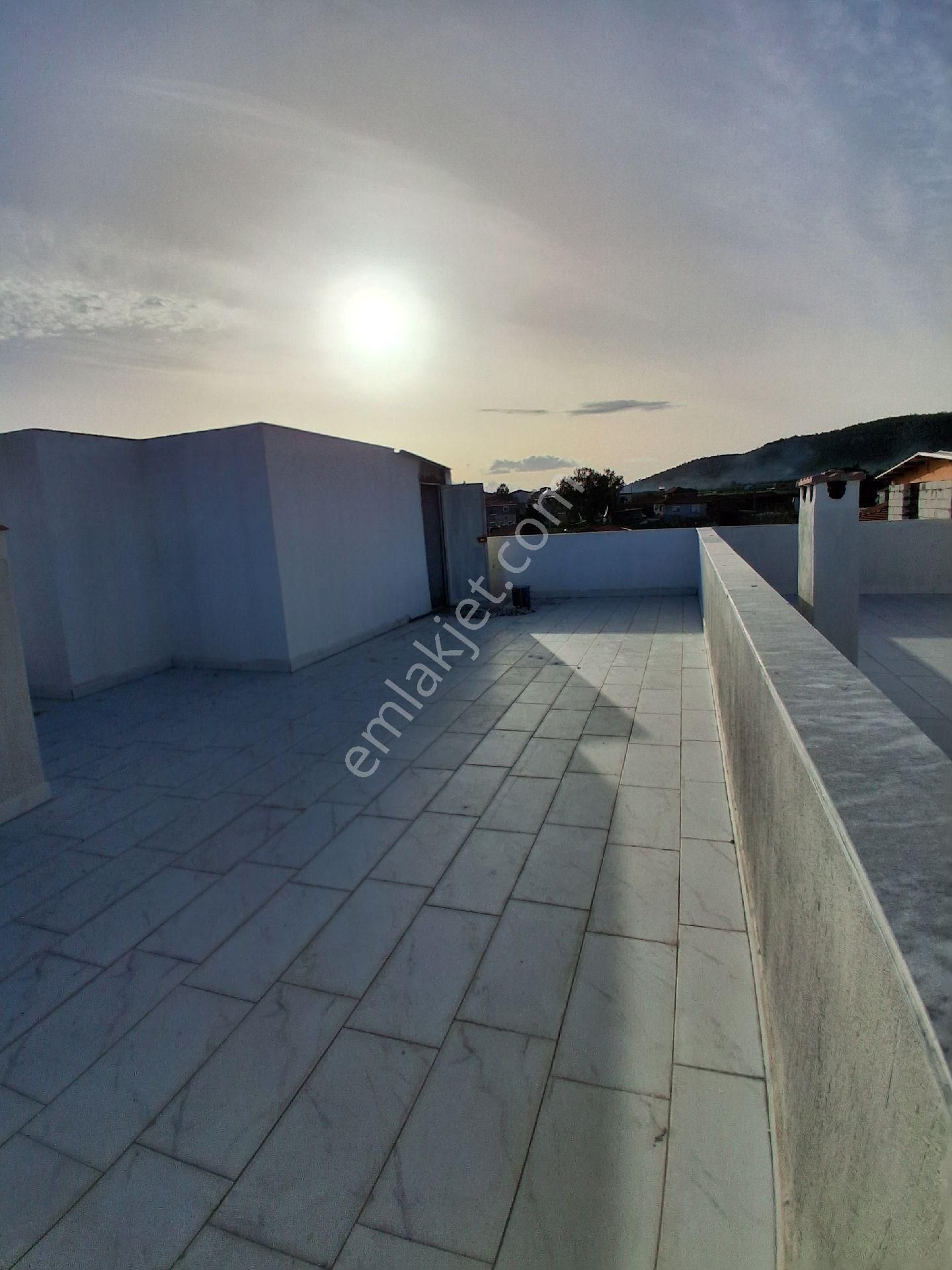 Foça Yeni Bağarasında Geniş 1+1 Daire Sahibinden - Görsel 14