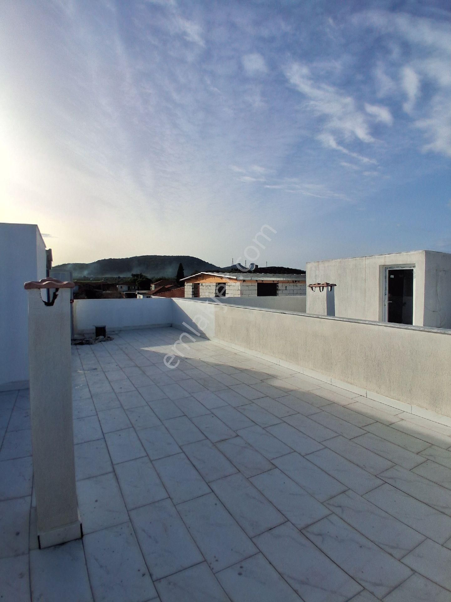 Foça Yeni Bağarasında Geniş 1+1 Daire Sahibinden - Görsel 15