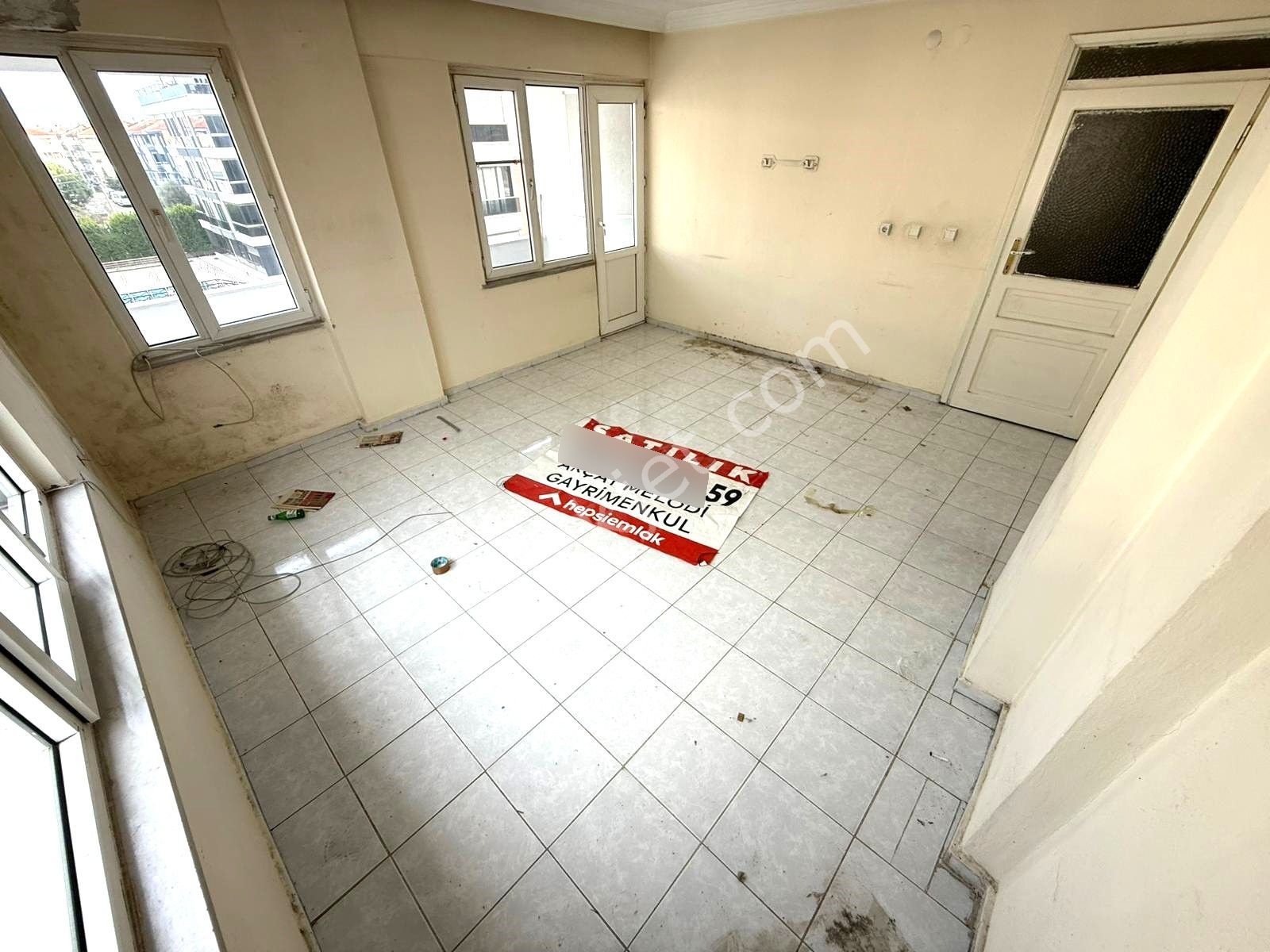 ♫afişi Melodi'den Ayrı Mutfaklı Ön Cephe Çift Wcli Manzaralı Lokasyonda Fırsat 3+1 Daire - Görsel 2