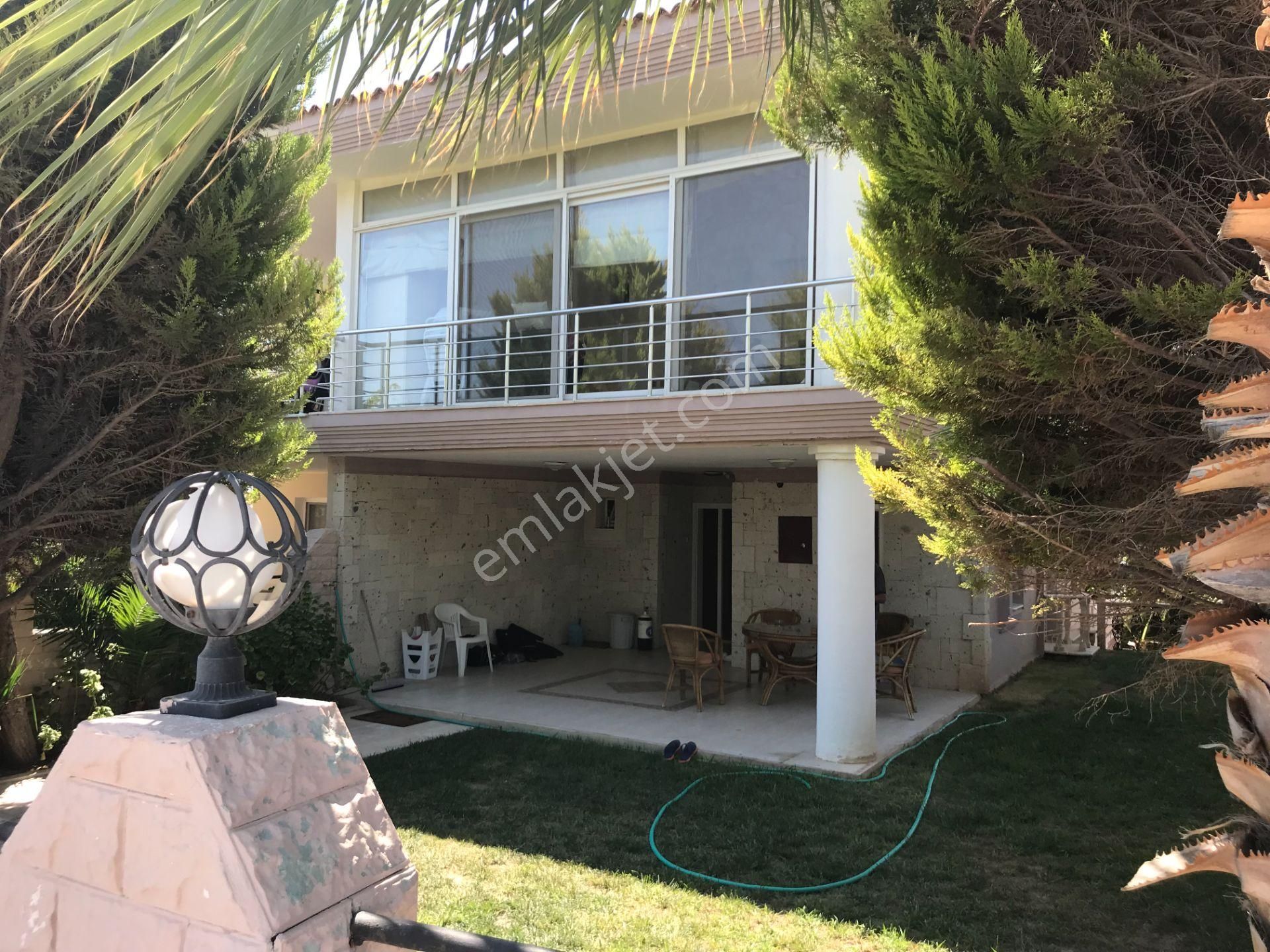 Fenerburnu'nda Muhteşem Deniz Manzaralı 300 M2 Arsa İçinde 5+2 Satılık Villa - Görsel 5