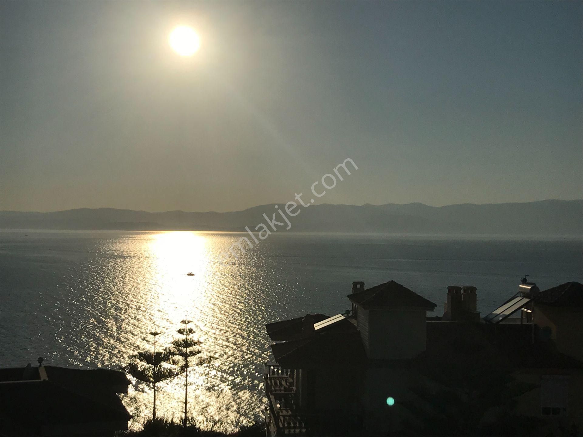 Fenerburnu'nda Muhteşem Deniz Manzaralı 300 M2 Arsa İçinde 5+2 Satılık Villa - Görsel 3