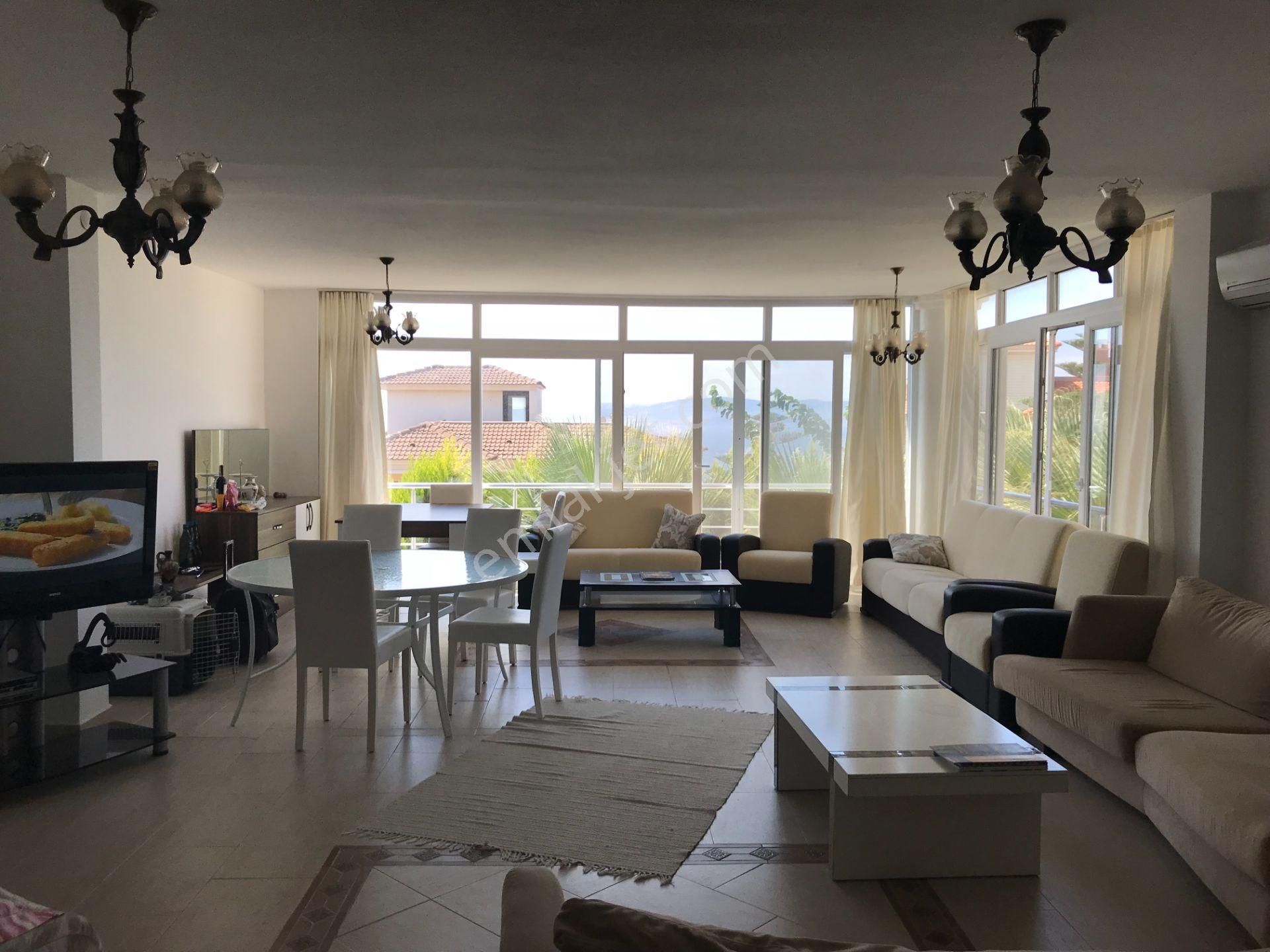 Fenerburnu'nda Muhteşem Deniz Manzaralı 300 M2 Arsa İçinde 5+2 Satılık Villa - Görsel 7