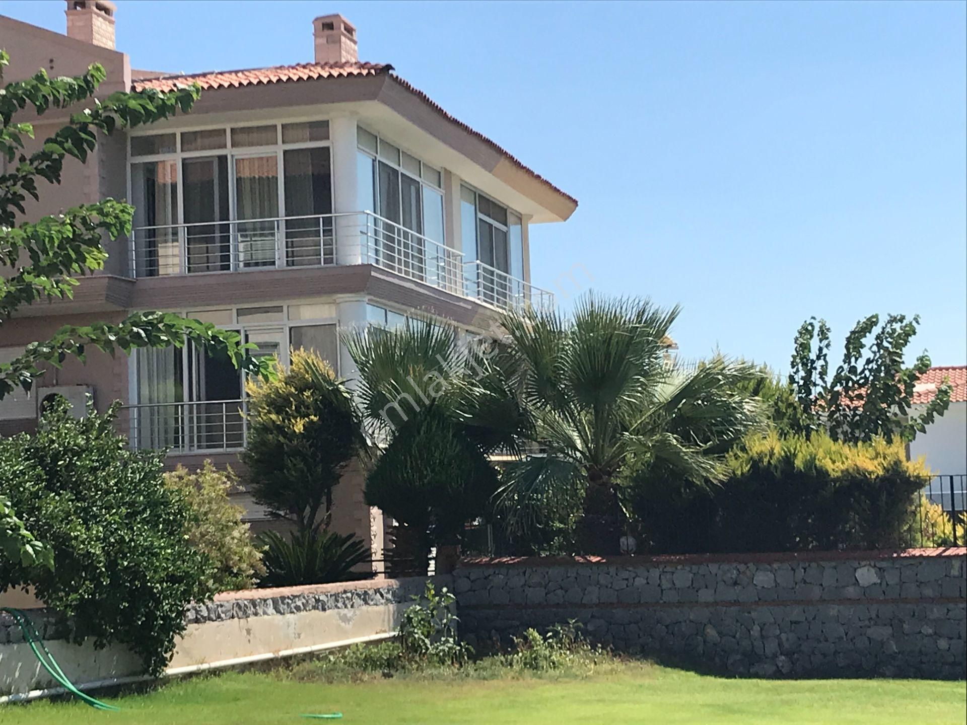 Fenerburnu'nda Muhteşem Deniz Manzaralı 300 M2 Arsa İçinde 5+2 Satılık Villa - Görsel 2