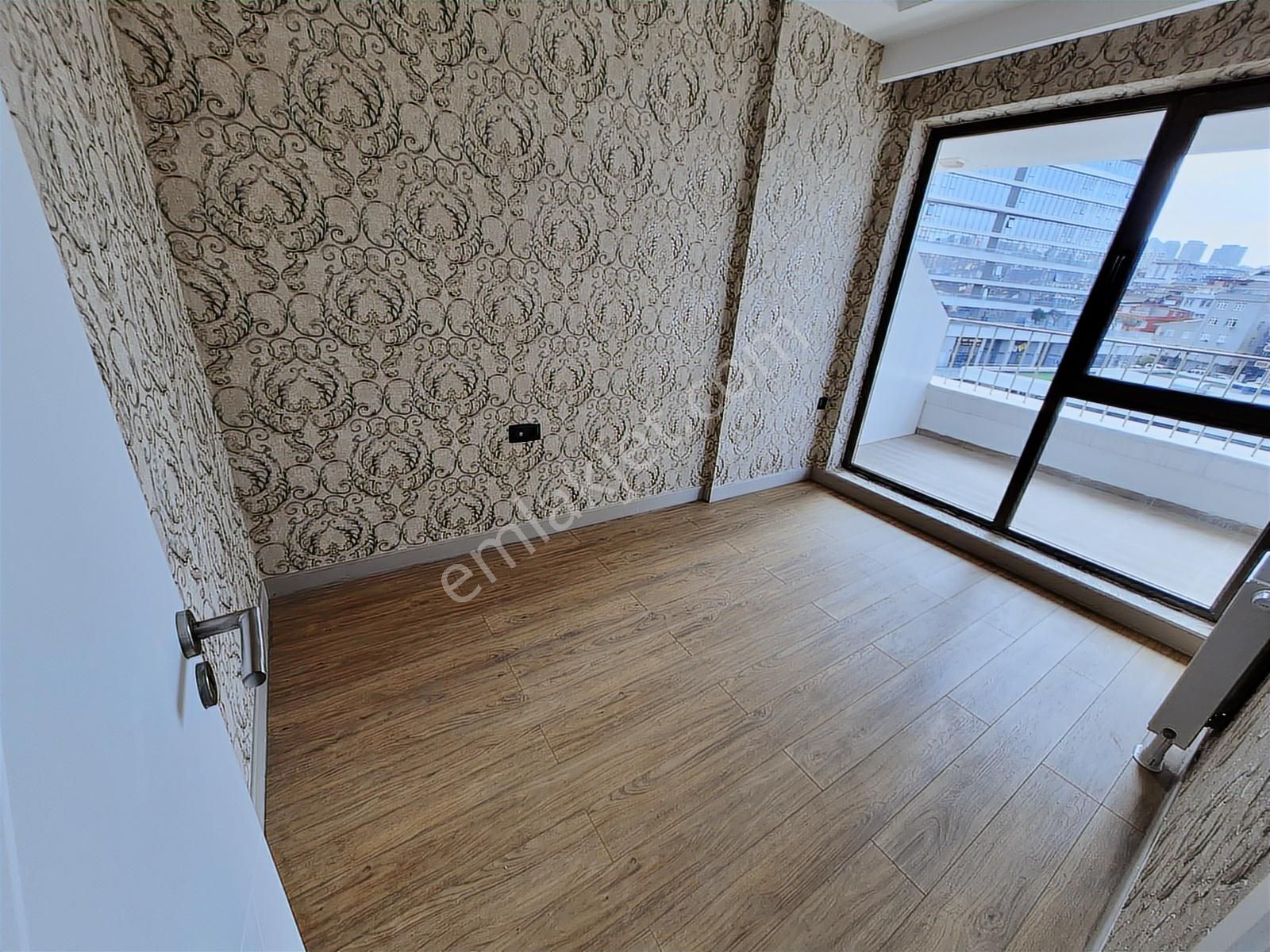 Nivo İstanbul Sitesinde Az Katlı Blokta Satılık 2+1 Boş Daire - Görsel 13