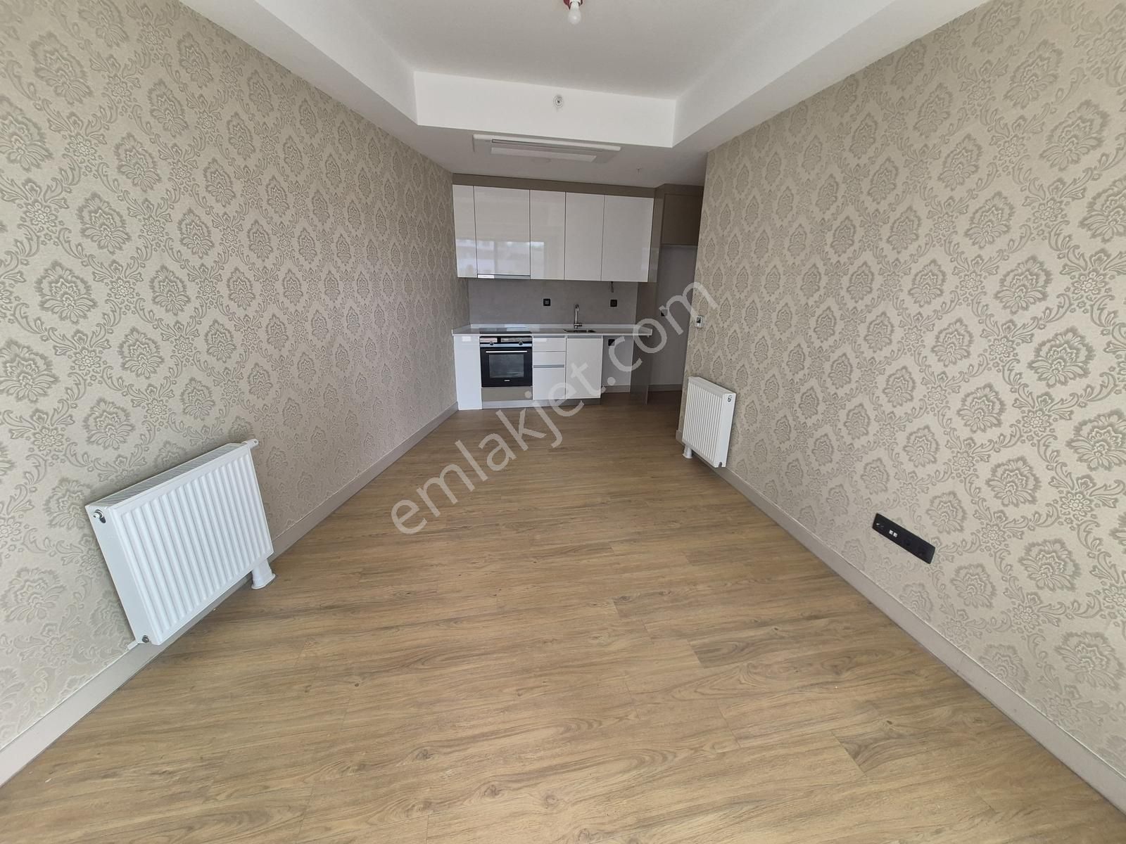 Nivo İstanbul Sitesinde Az Katlı Blokta Satılık 2+1 Boş Daire - Görsel 2