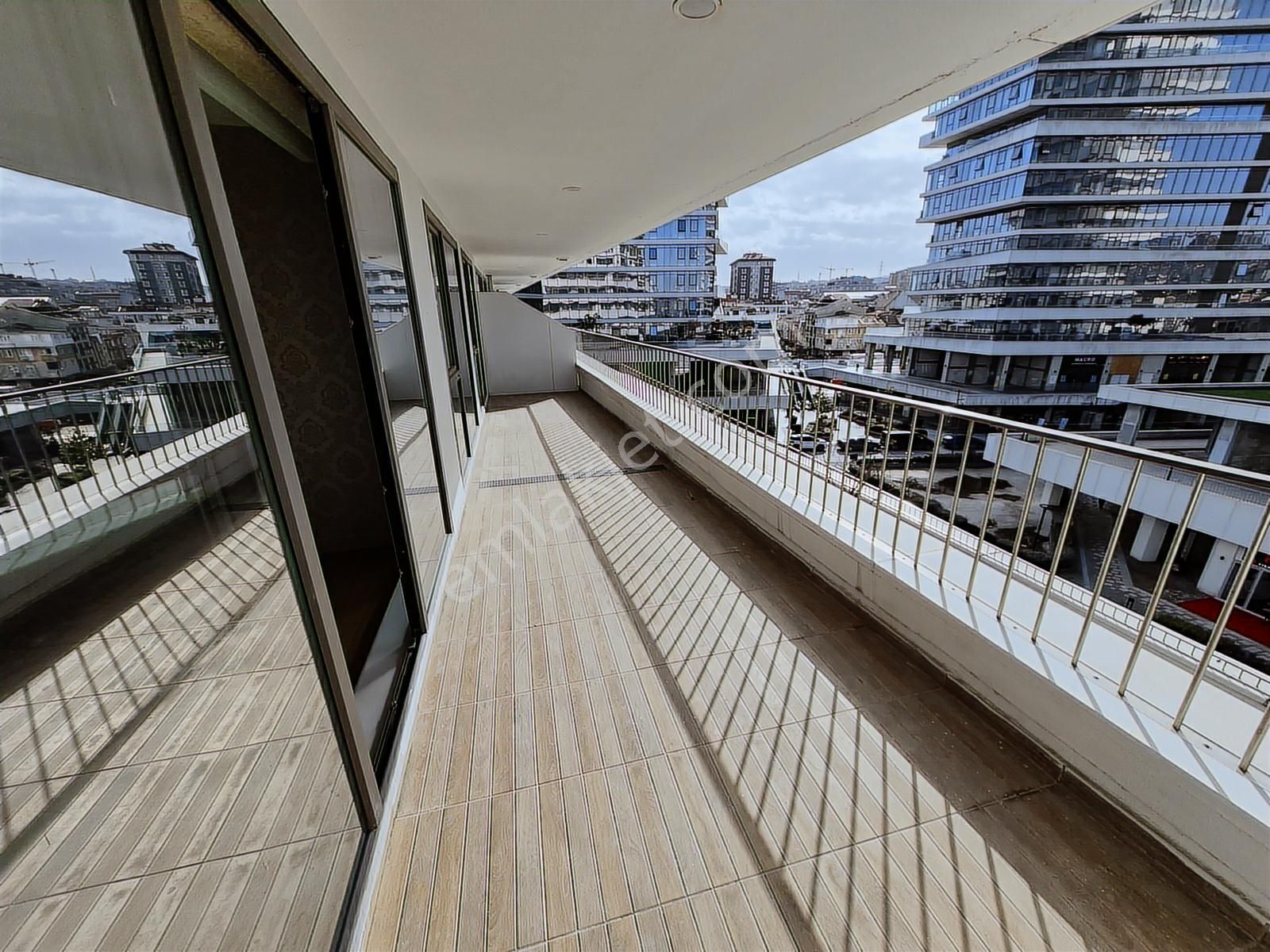 Nivo İstanbul Sitesinde Az Katlı Blokta Satılık 2+1 Boş Daire - Görsel 4