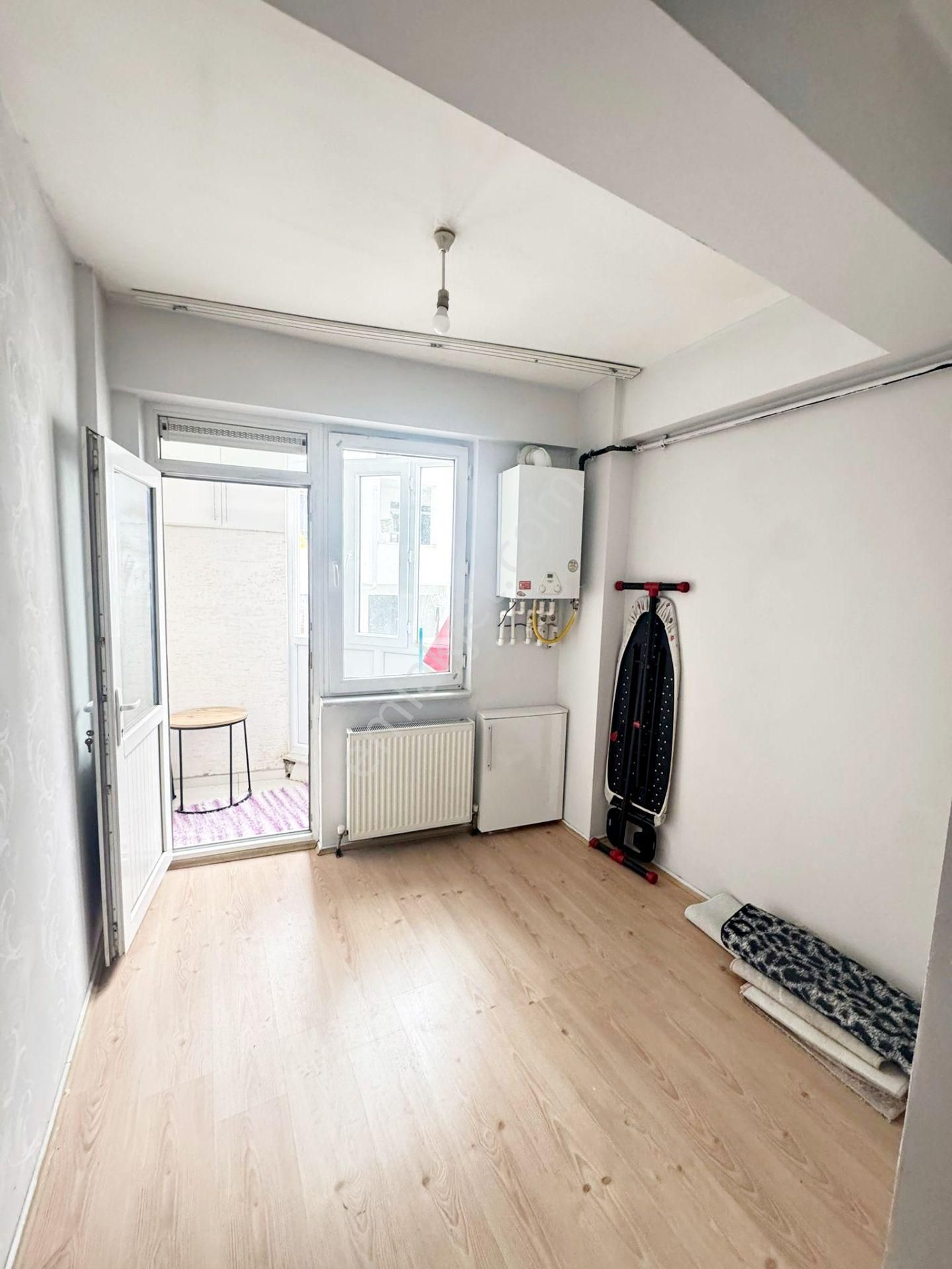 Buewo'dan / Kumlubel'de / 1+1 / Ara Kat/ Esenli Cd.ne Ve Tramvaya Çok Yakın - Görsel 9