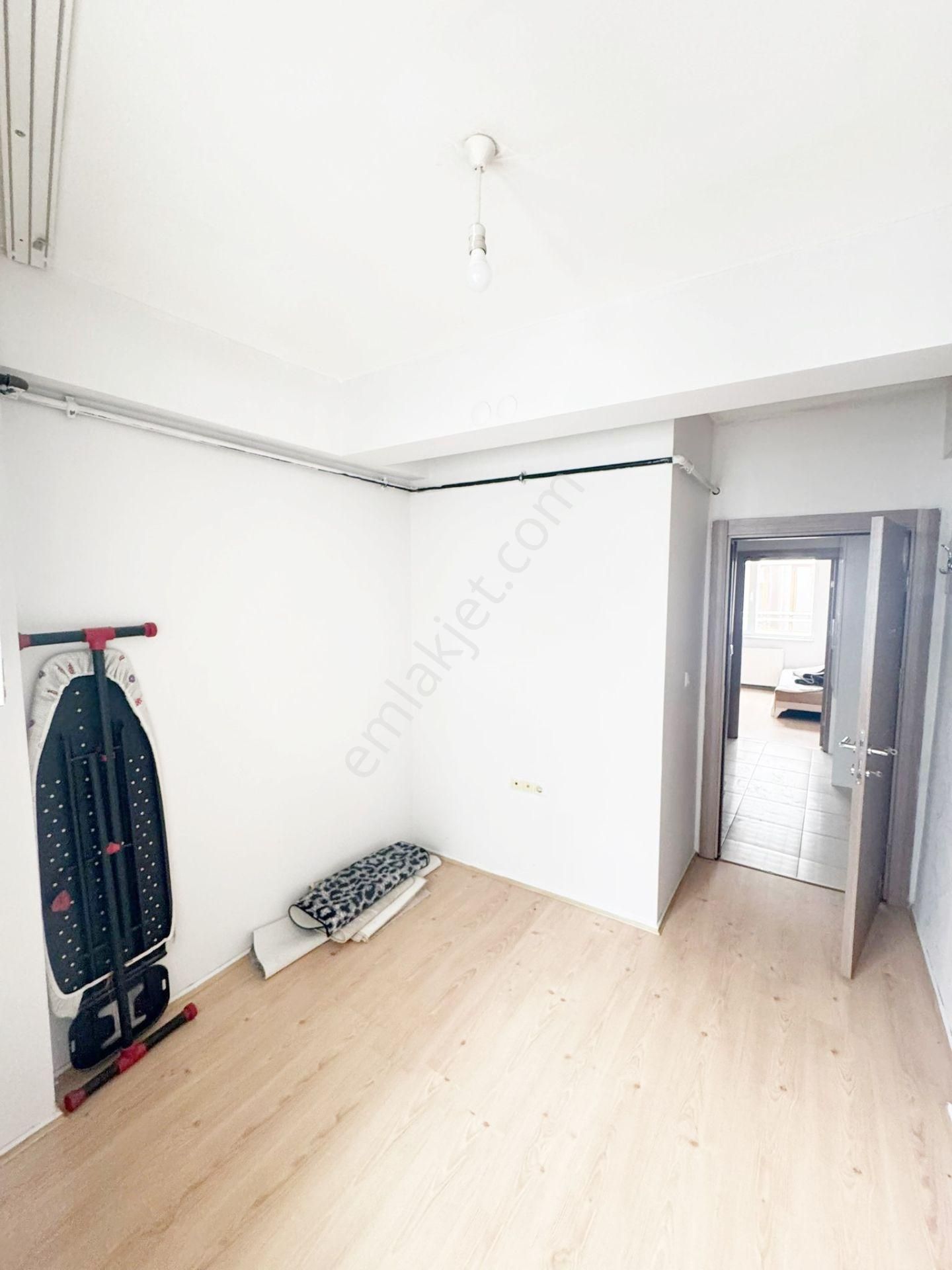 Buewo'dan / Kumlubel'de / 1+1 / Ara Kat/ Esenli Cd.ne Ve Tramvaya Çok Yakın - Görsel 8