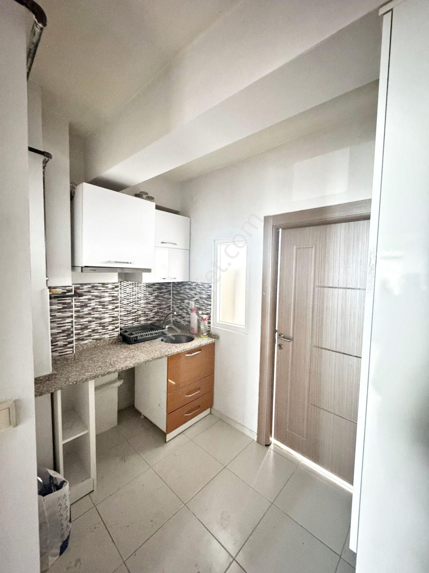 Buewo'dan / Kumlubel'de / 1+1 / Ara Kat/ Esenli Cd.ne Ve Tramvaya Çok Yakın - Görsel 4