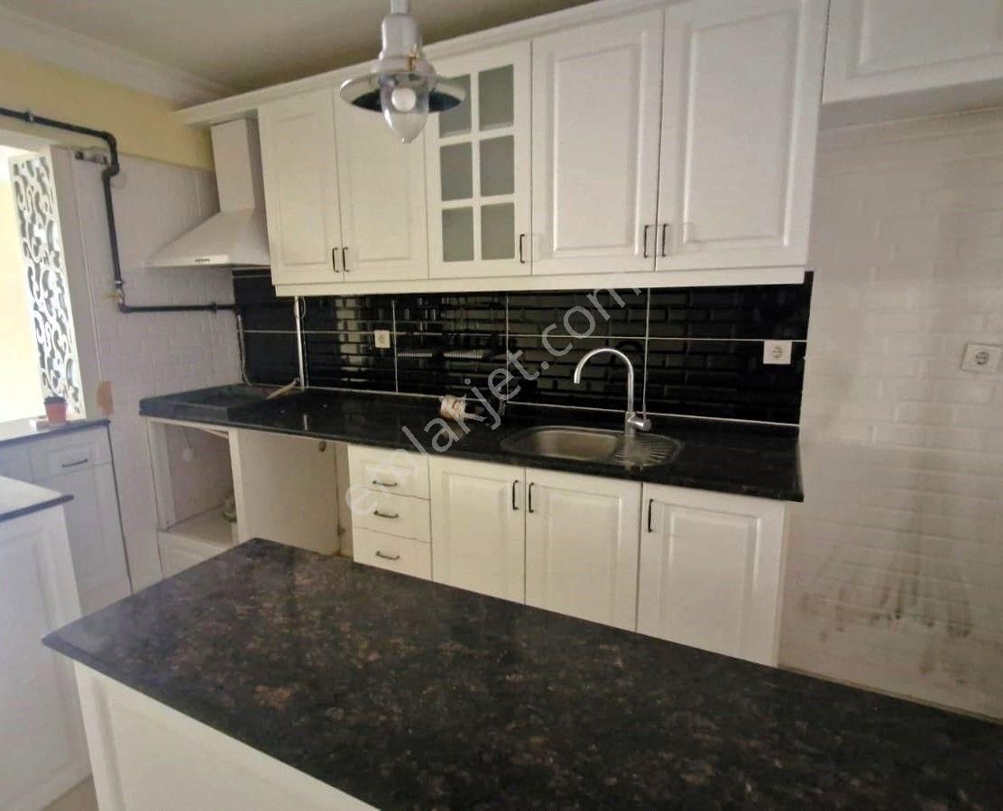 Göztepe’de Sahile Çok Yakın Asansörlü Ara Kat 3+1 - Görsel 22