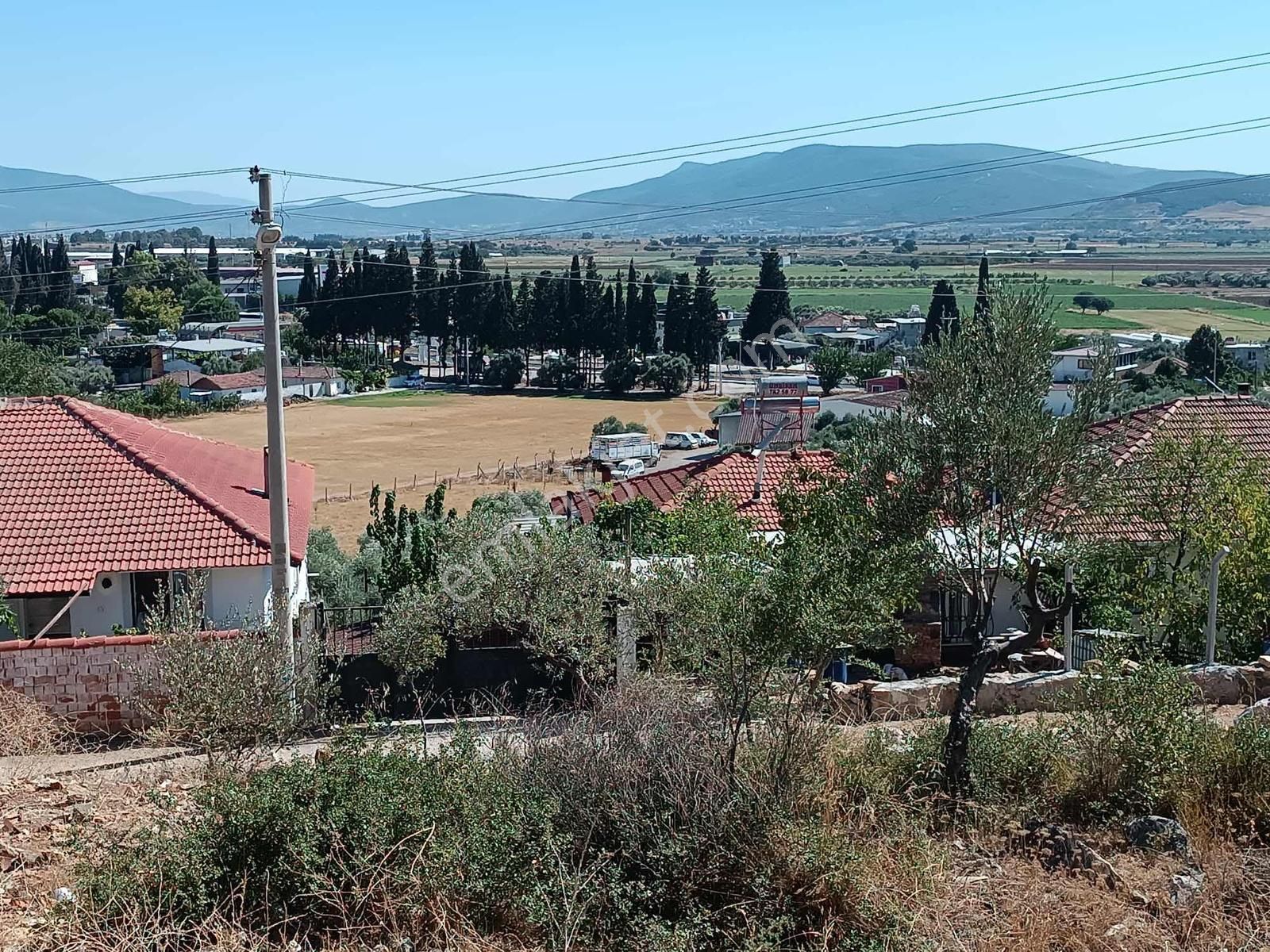 Torbalıda Manzaralı Villa Arsası