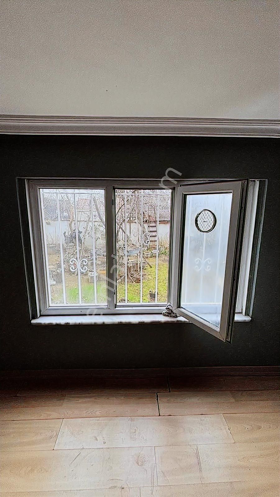 Sarıyer Yeniköy'de 1+1 Bahçe Katı Daire - Görsel 6