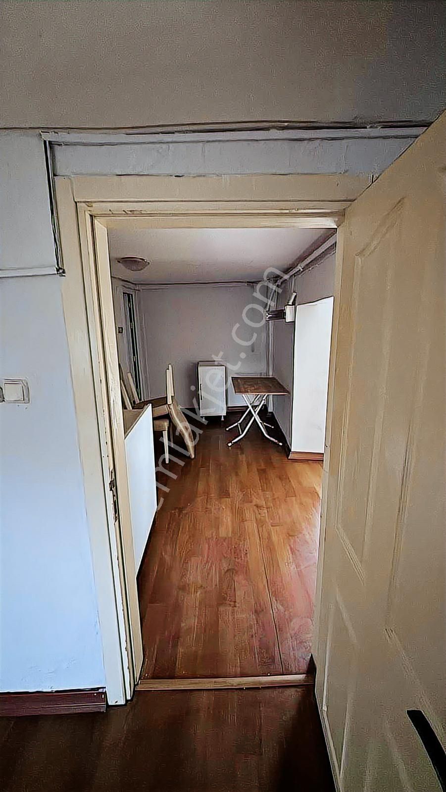 Sarıyer Yeniköy'de 1+1 Bahçe Katı Daire - Görsel 4