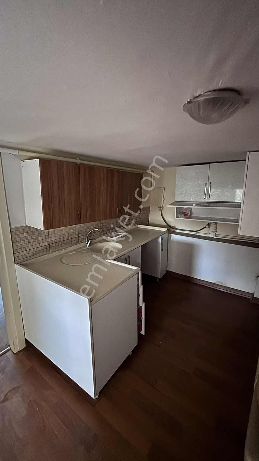 Sarıyer Yeniköy'de 1+1 Bahçe Katı Daire - Görsel 12