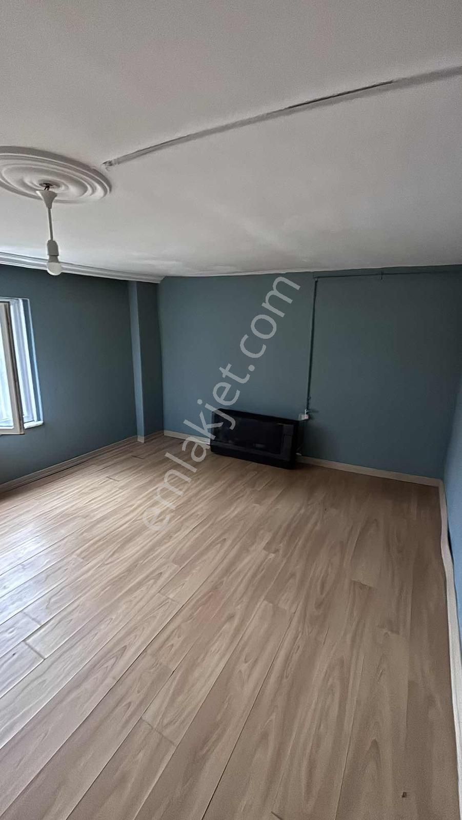 Sarıyer Yeniköy'de 1+1 Bahçe Katı Daire - Görsel 8